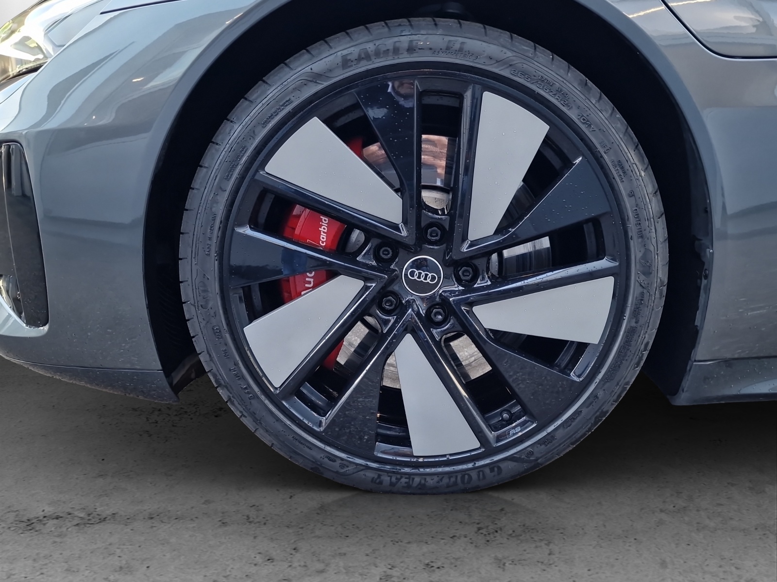 AUDI e-tron GT quattro-image-13