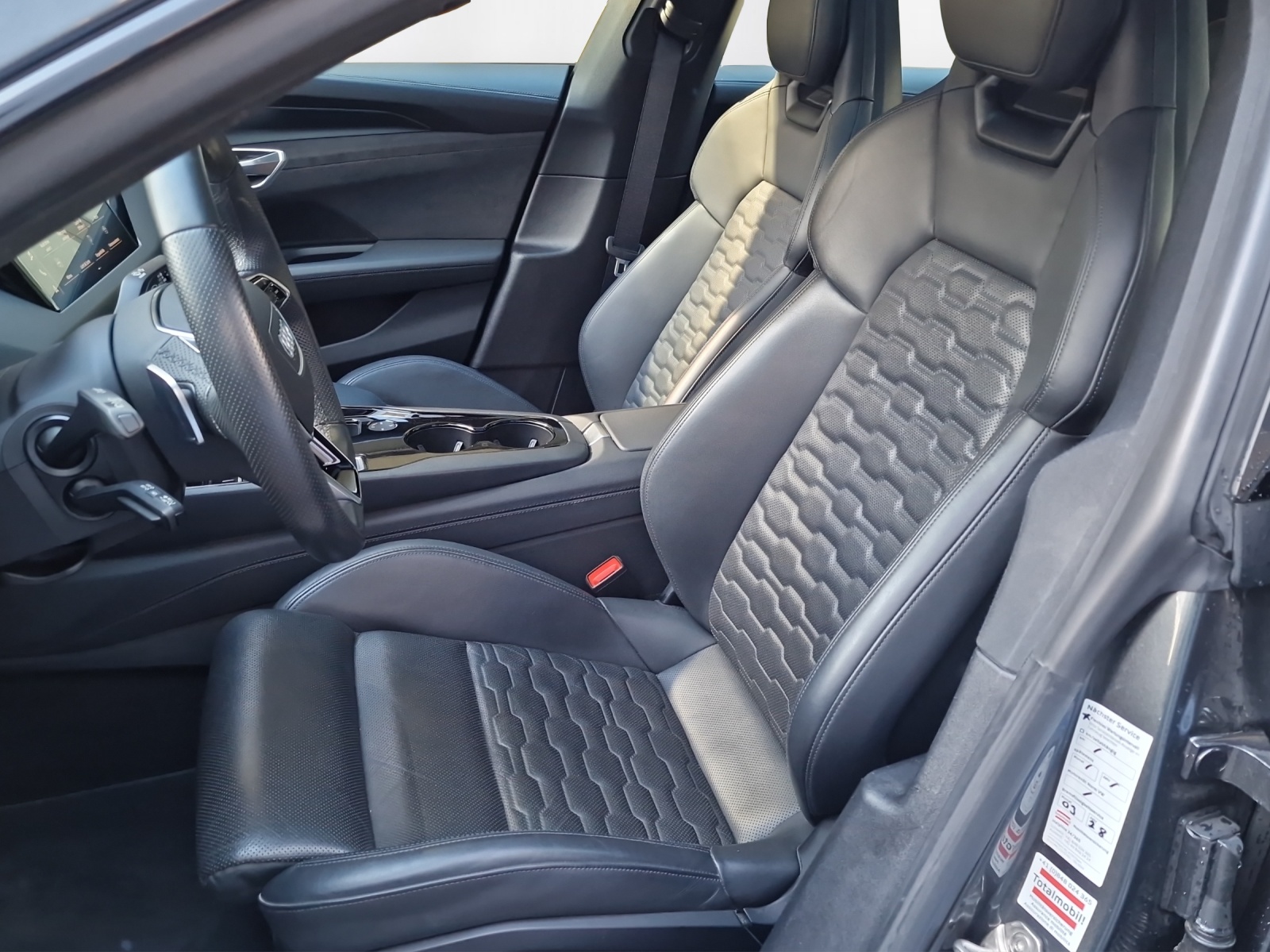 AUDI e-tron GT quattro-image-10