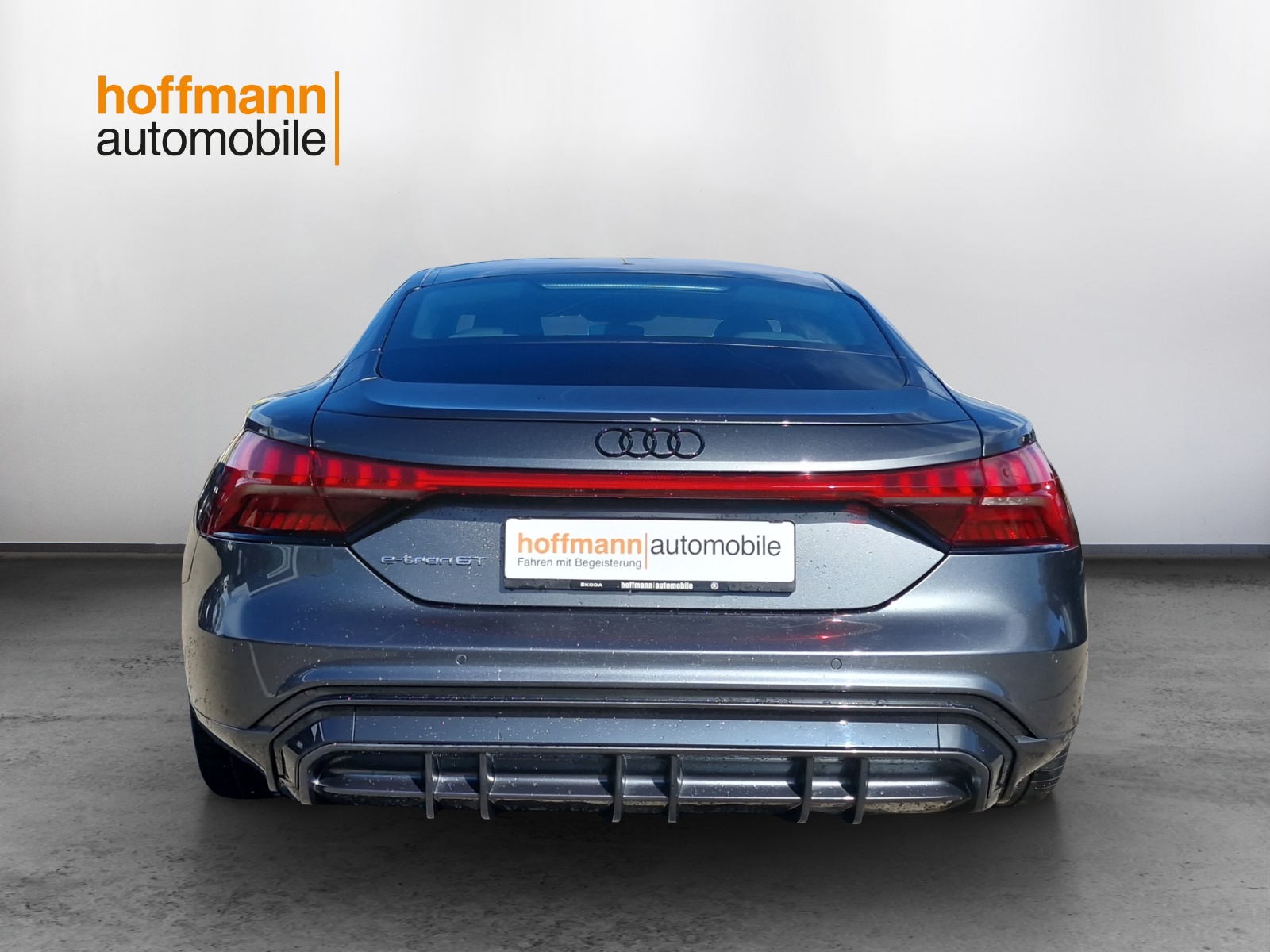 AUDI e-tron GT quattro-image-4