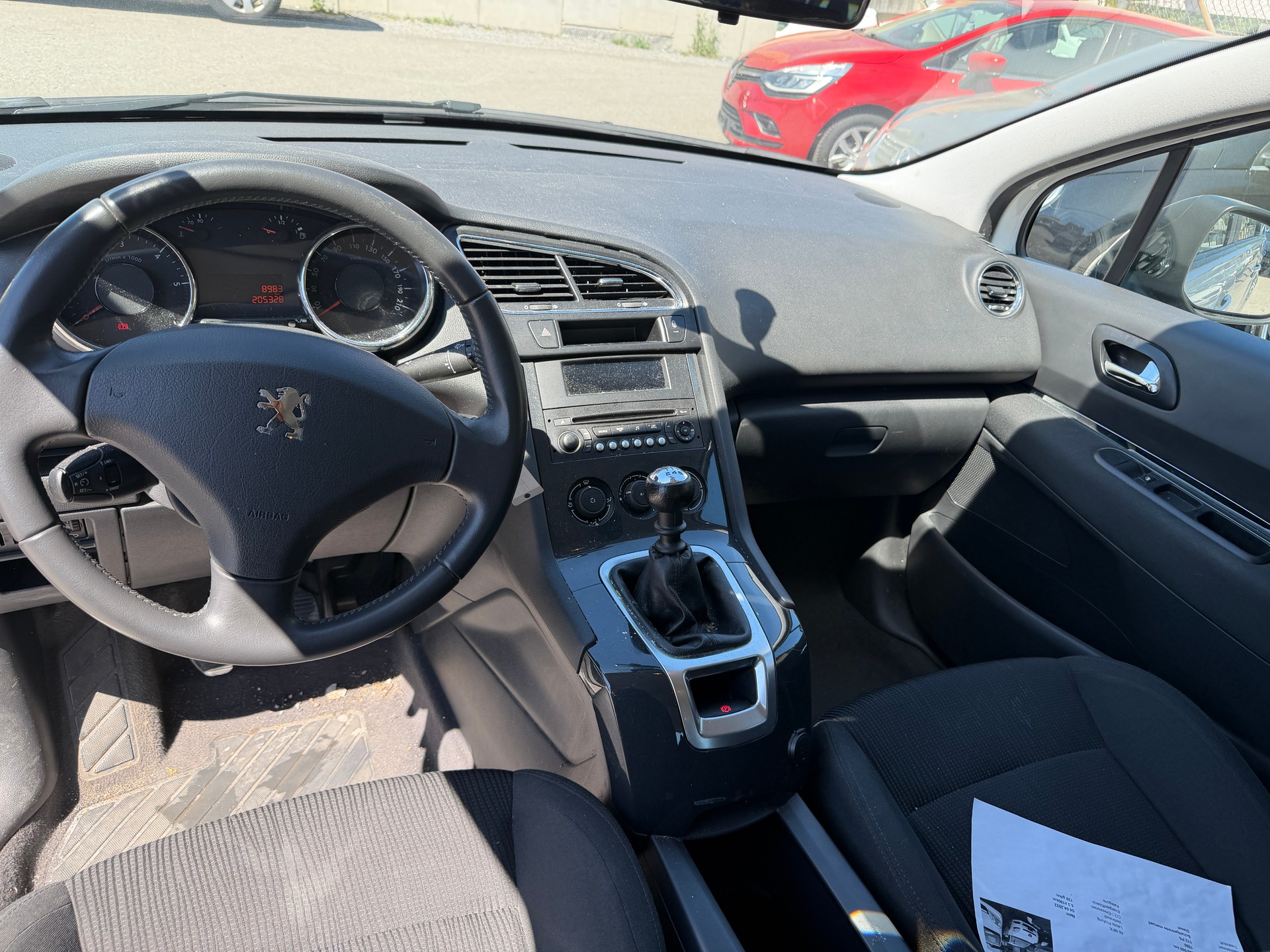 PEUGEOT 5008 1.6 HDI Business-image-7