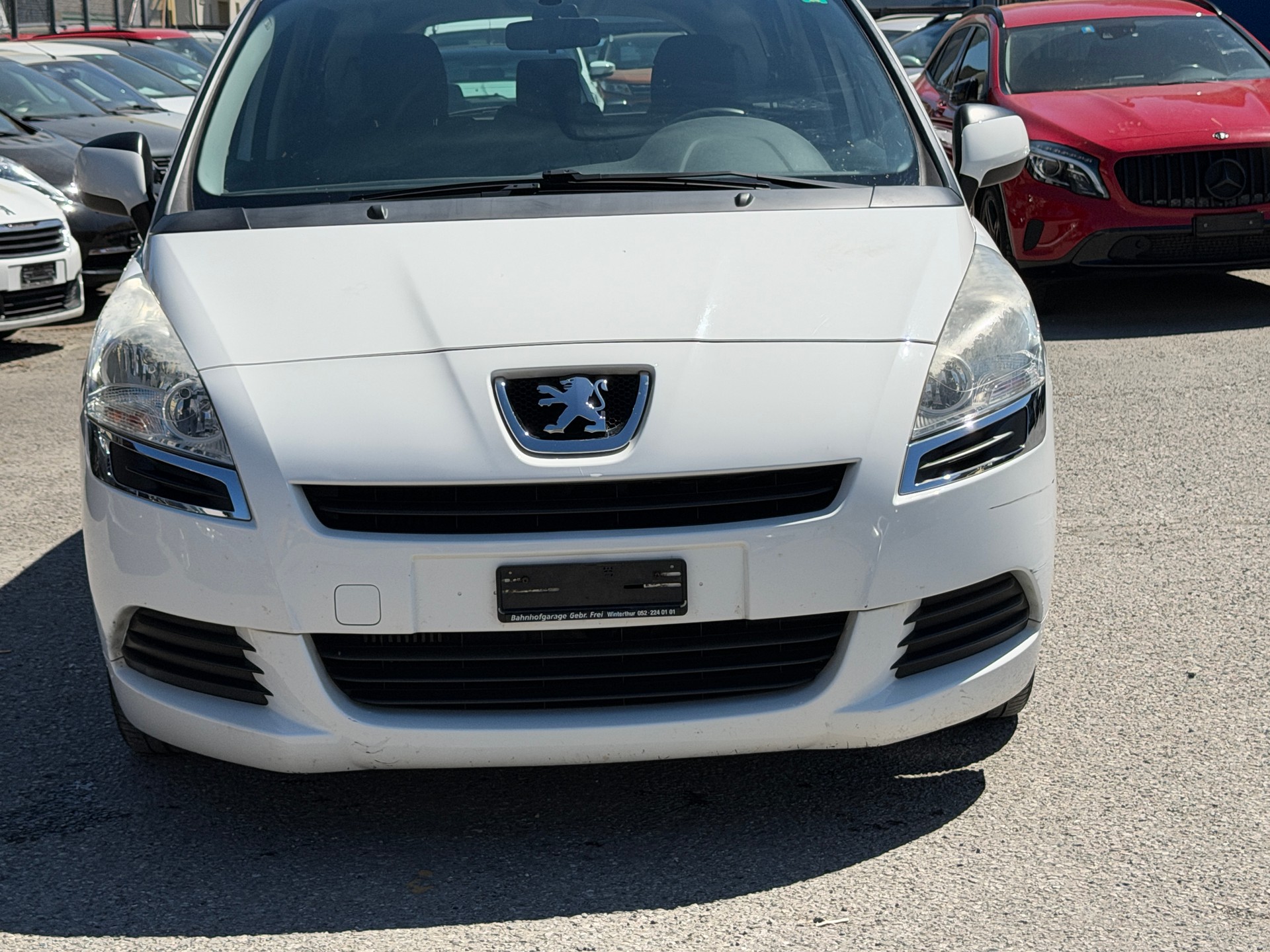 PEUGEOT 5008 1.6 HDI Business-image-0