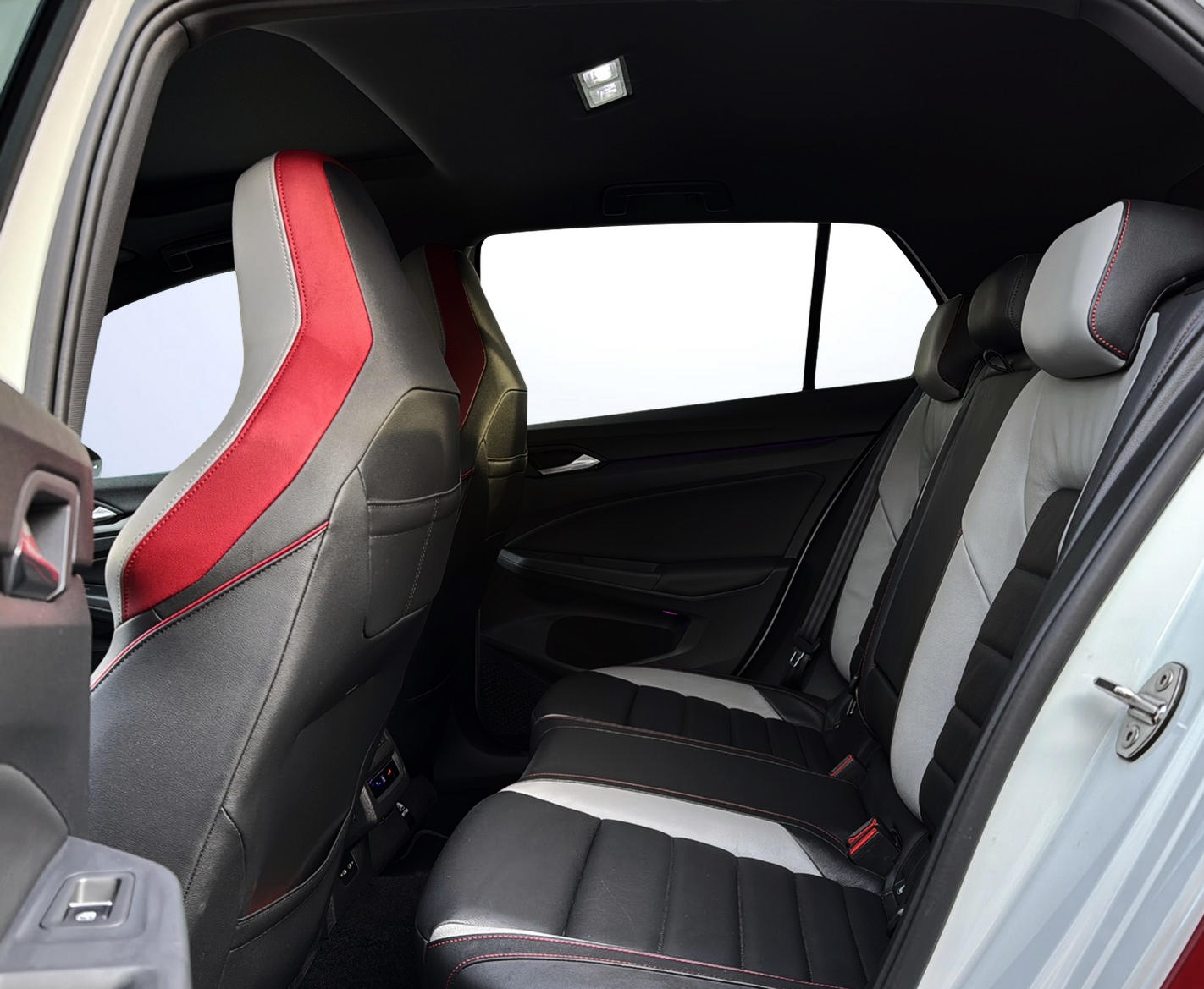 VW Golf 2.0 TSI GTI Clubsport DSG-image-13