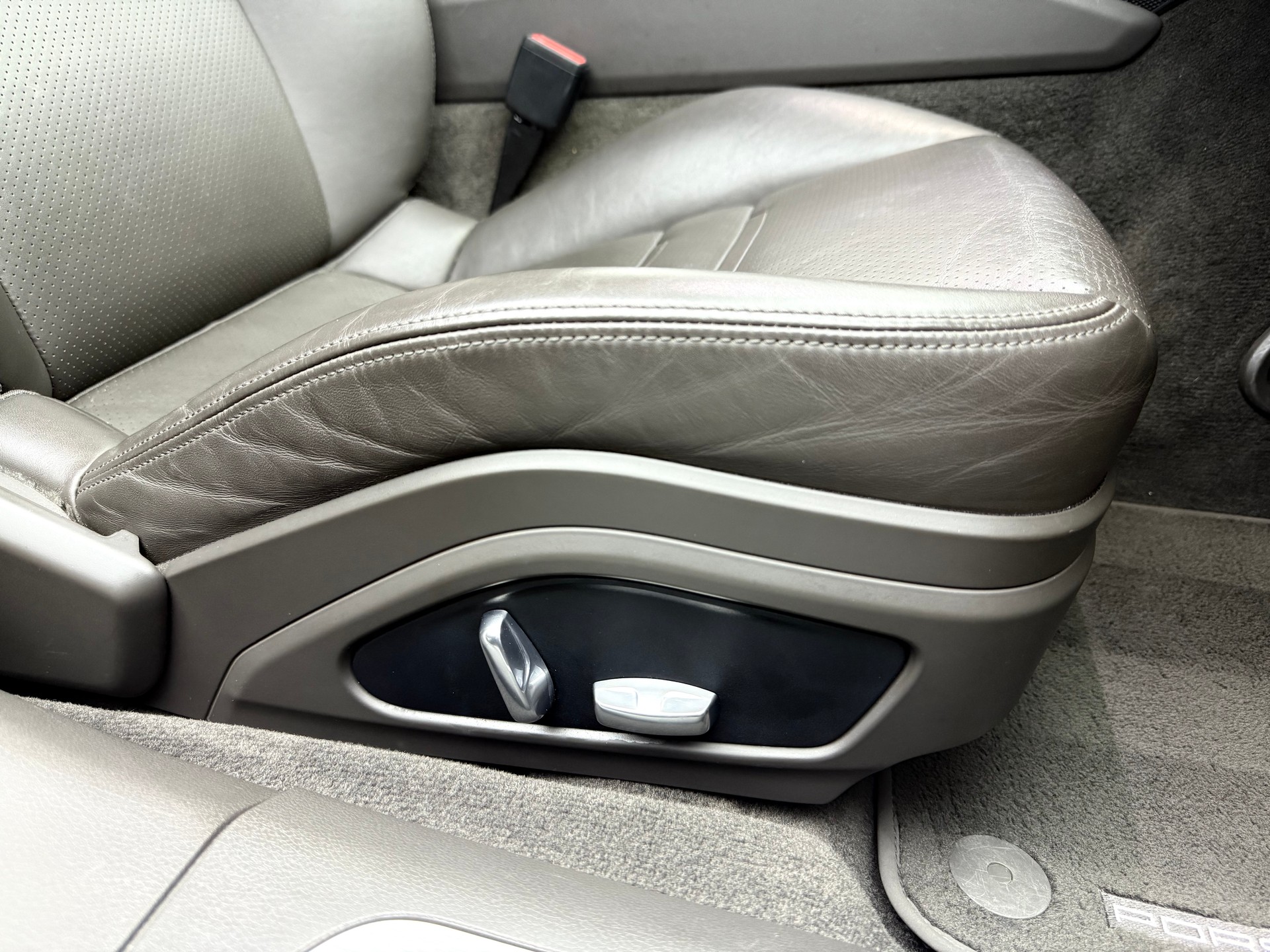 PORSCHE Panamera 4S PDK-image-16