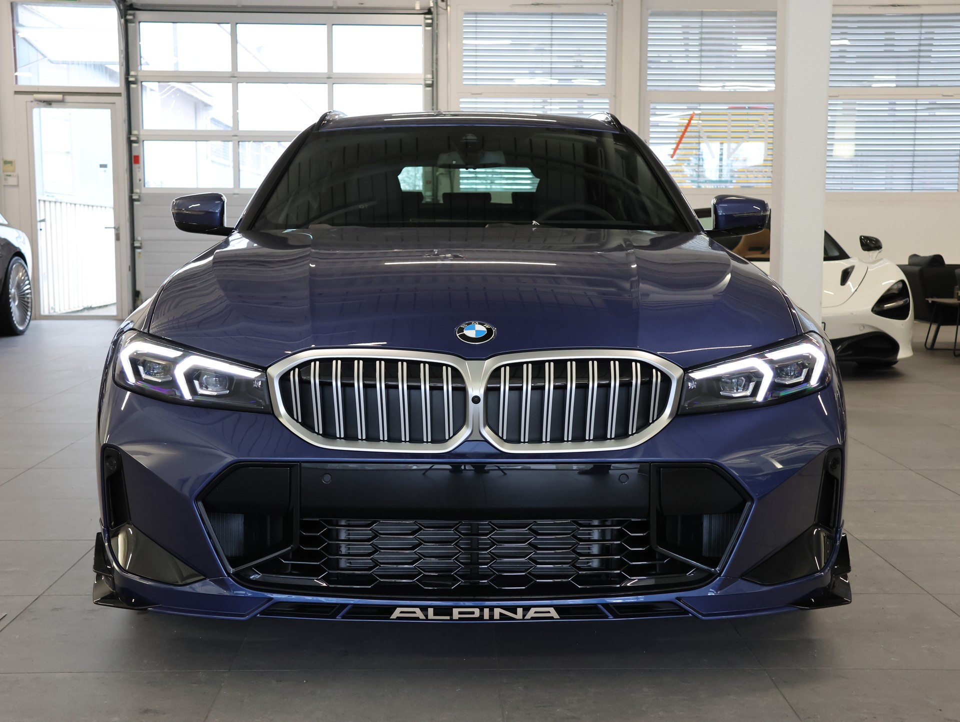 BMW-ALPINA B3 BiTurbo Touring 3.0 xDrive GT Switch-Tronic *Neuwagen mit Tageszulassung* *Top Ausstattung*-showroom-element-2