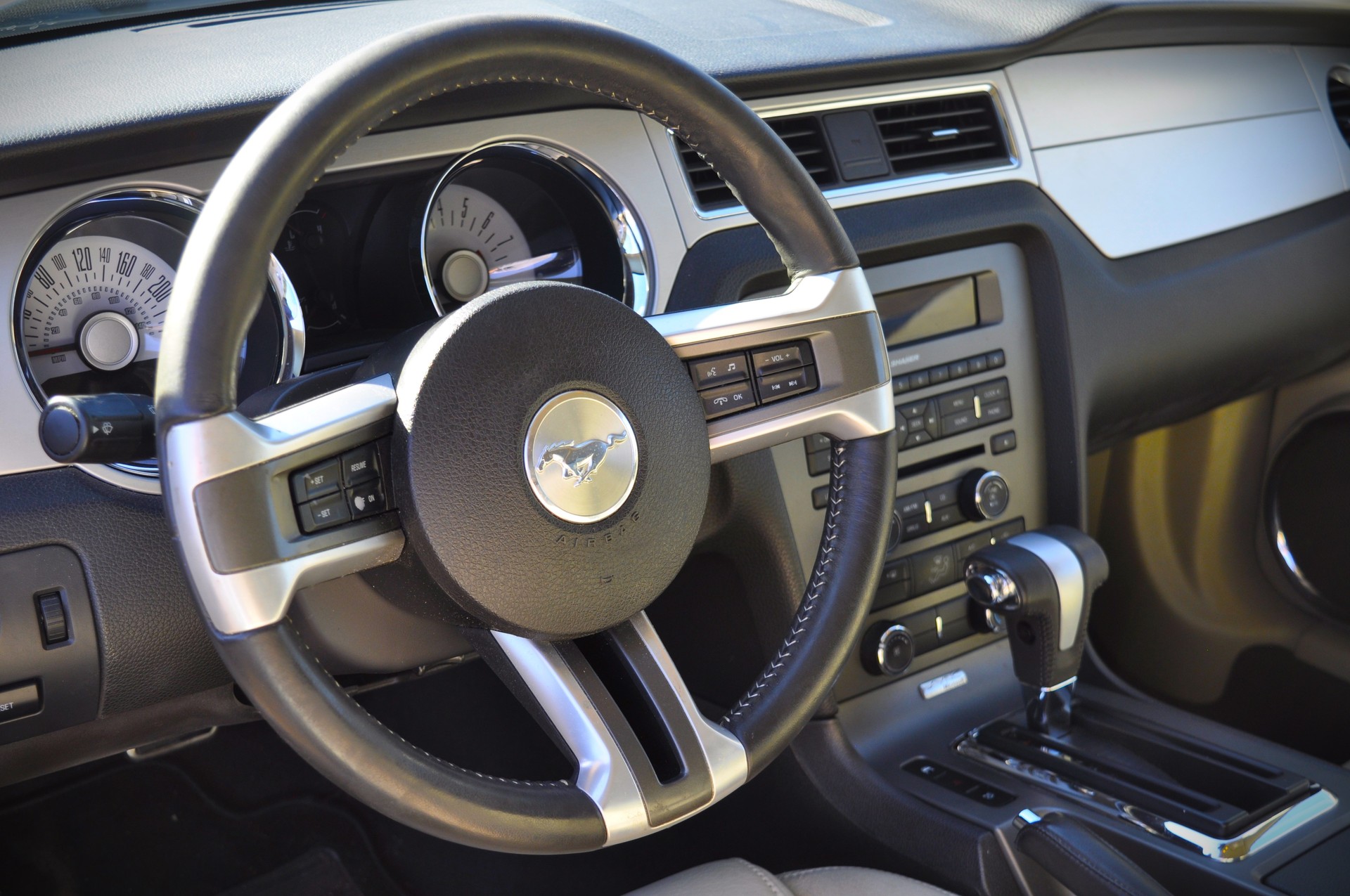 FORD MUSTANG 4.6 GT-image-10