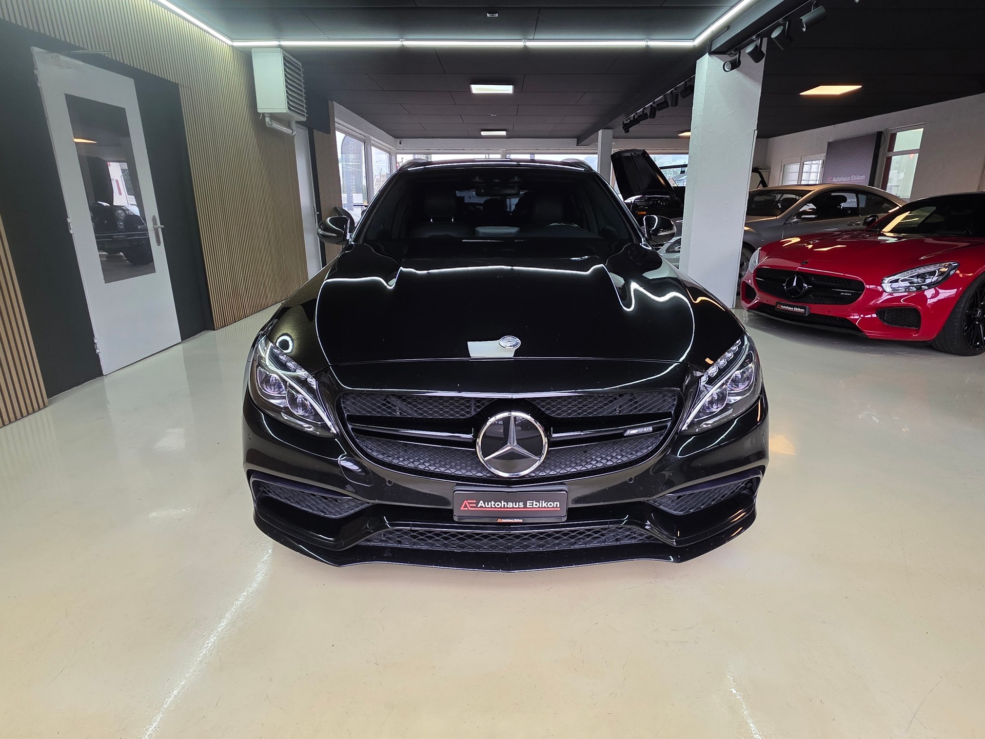 MERCEDES-BENZ C 63 AMG Speedshift-showroom-element-1