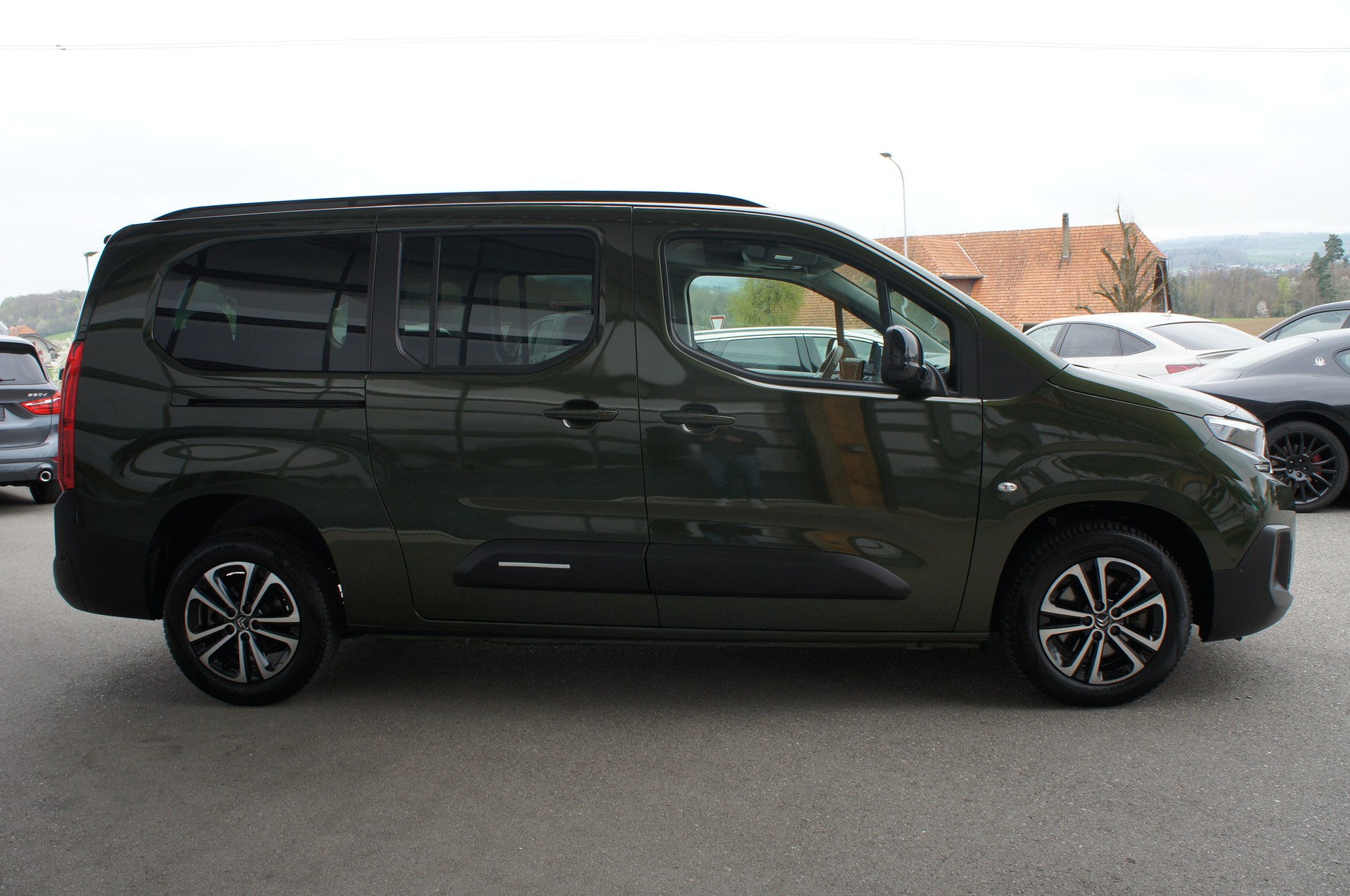 CITROEN Berlingo XL 1.5 BlueHDi 7 Plätze Max EAT8-image-5