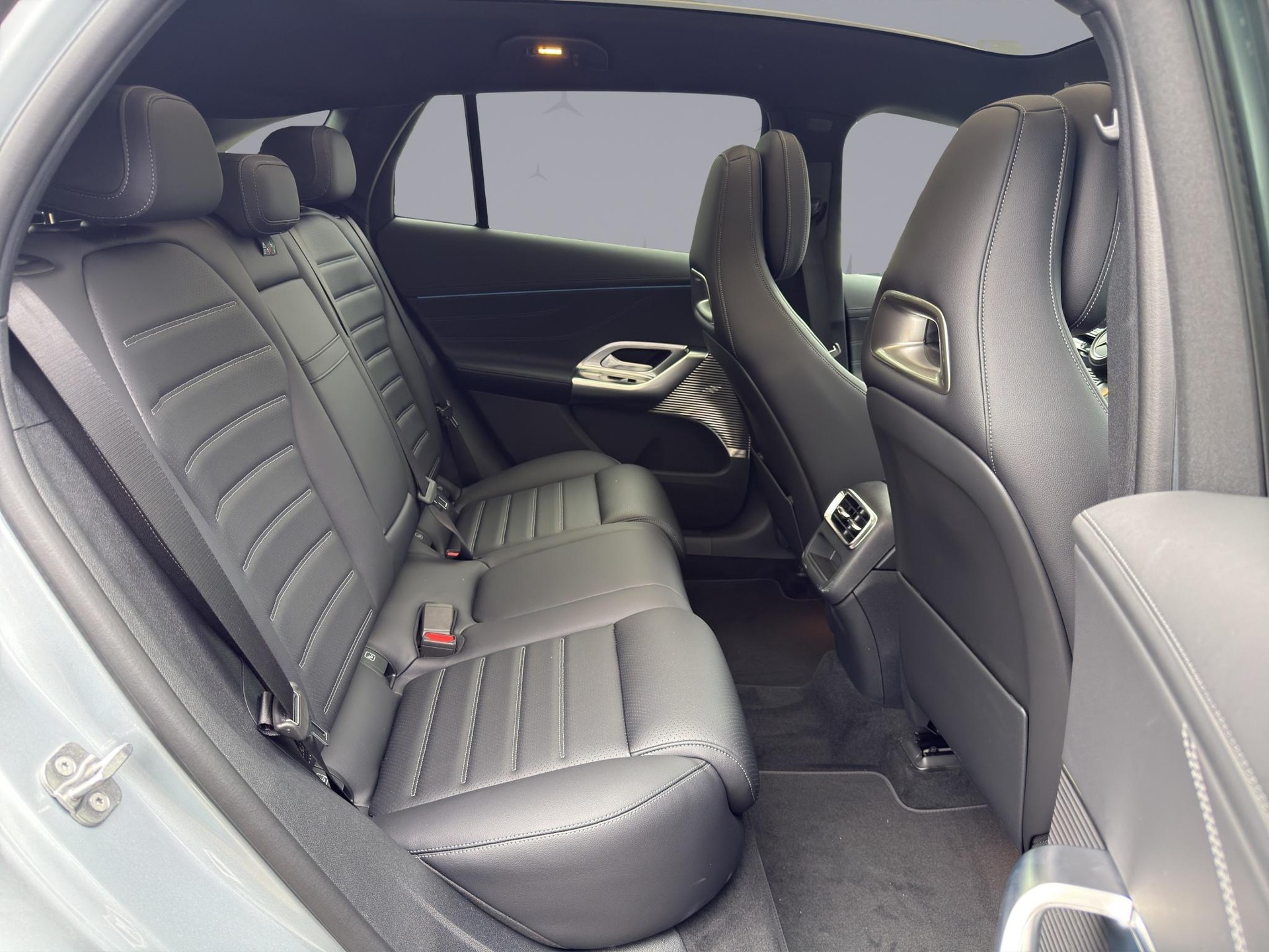 MERCEDES-BENZ GLC 400 4matic-image-17