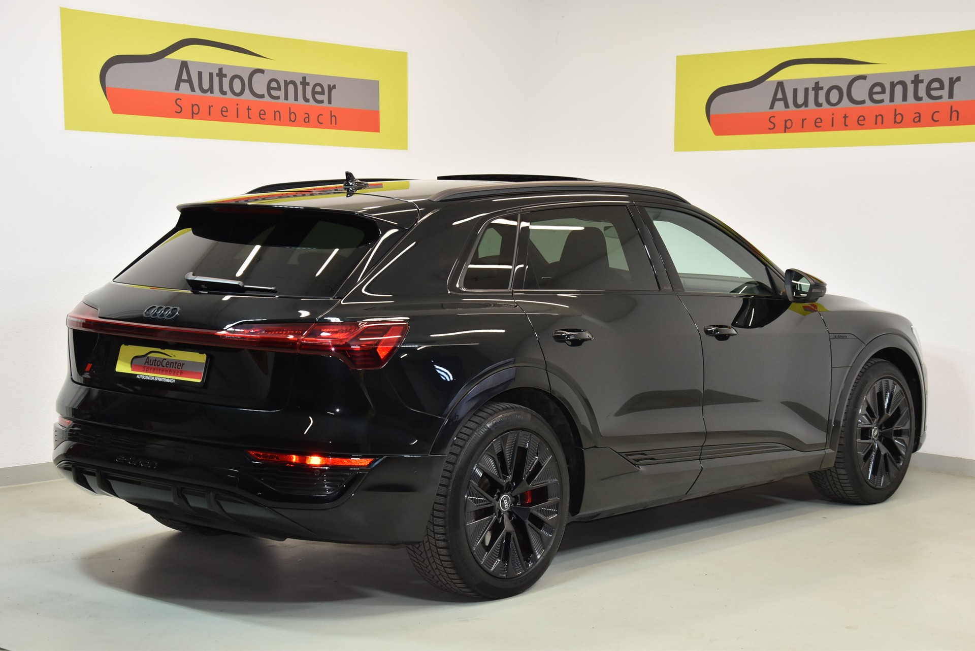 AUDI Q8 55 e-tron Black Edition quattro-image-14