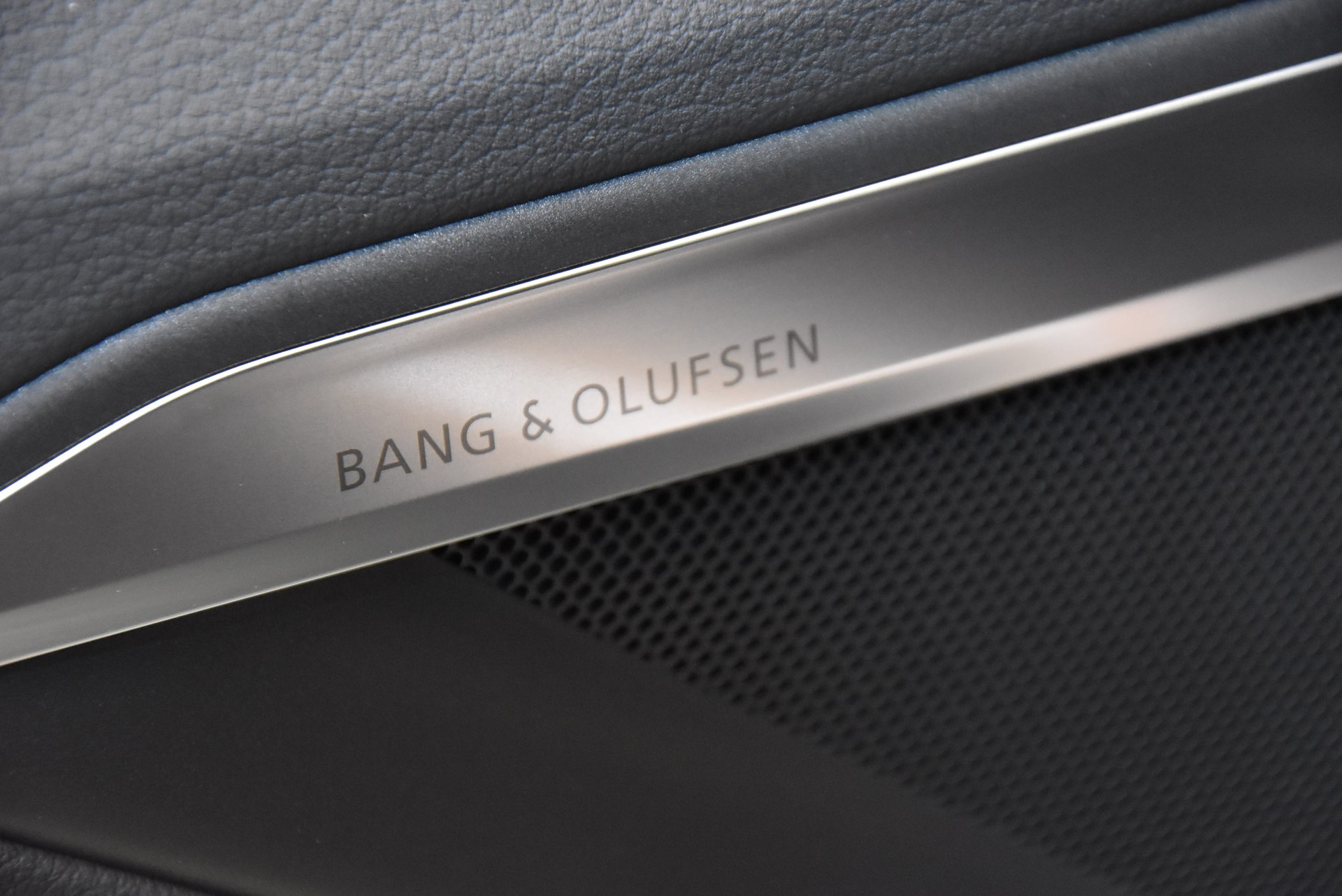 AUDI Q8 55 e-tron Black Edition quattro-image-7
