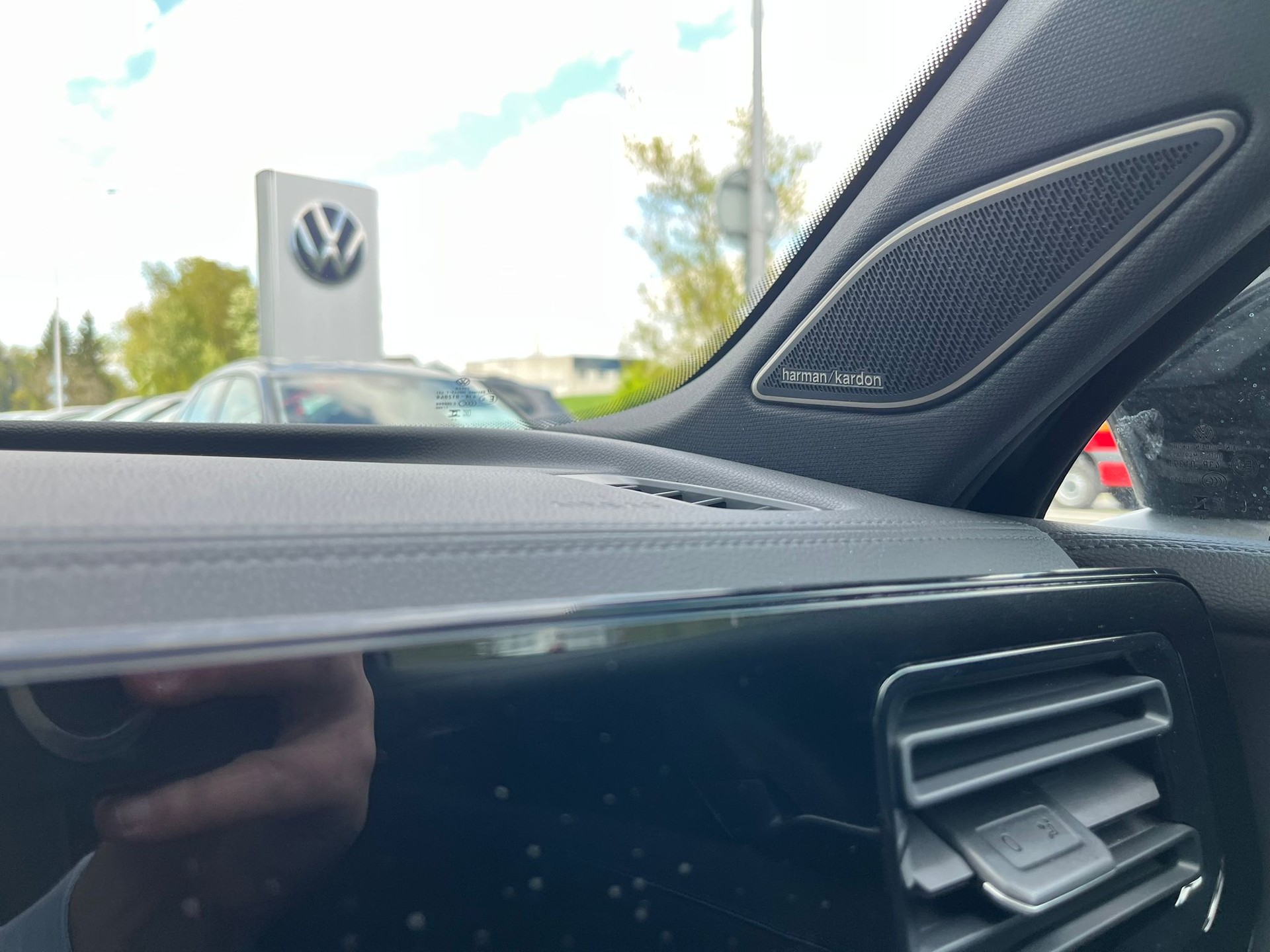 VW Tiguan 2.0 TSI DSG R-Line 4Motion-image-10
