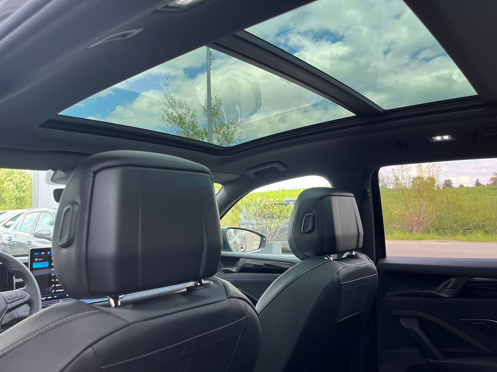 VW Tiguan 2.0 TSI DSG R-Line 4Motion-image-9