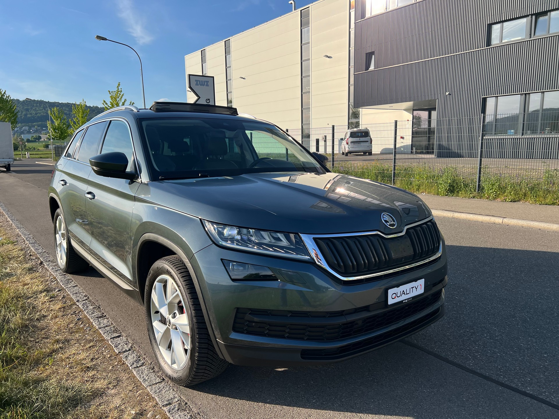 SKODA Kodiaq 2.0 TDI CR Style 4x4 DSG -7 PLÄTZER-image-4