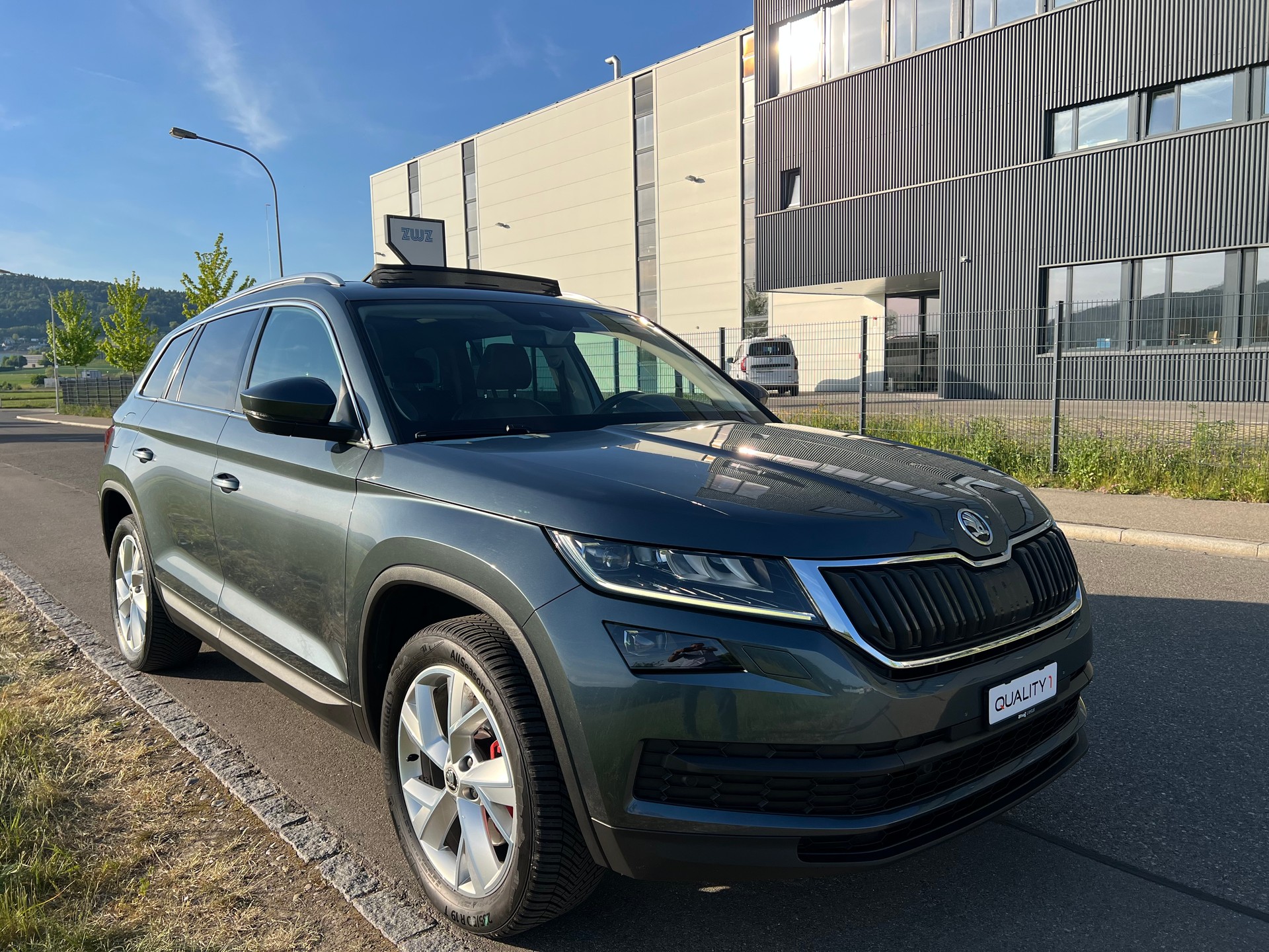 SKODA Kodiaq 2.0 TDI CR Style 4x4 DSG -7 PLÄTZER-image-2