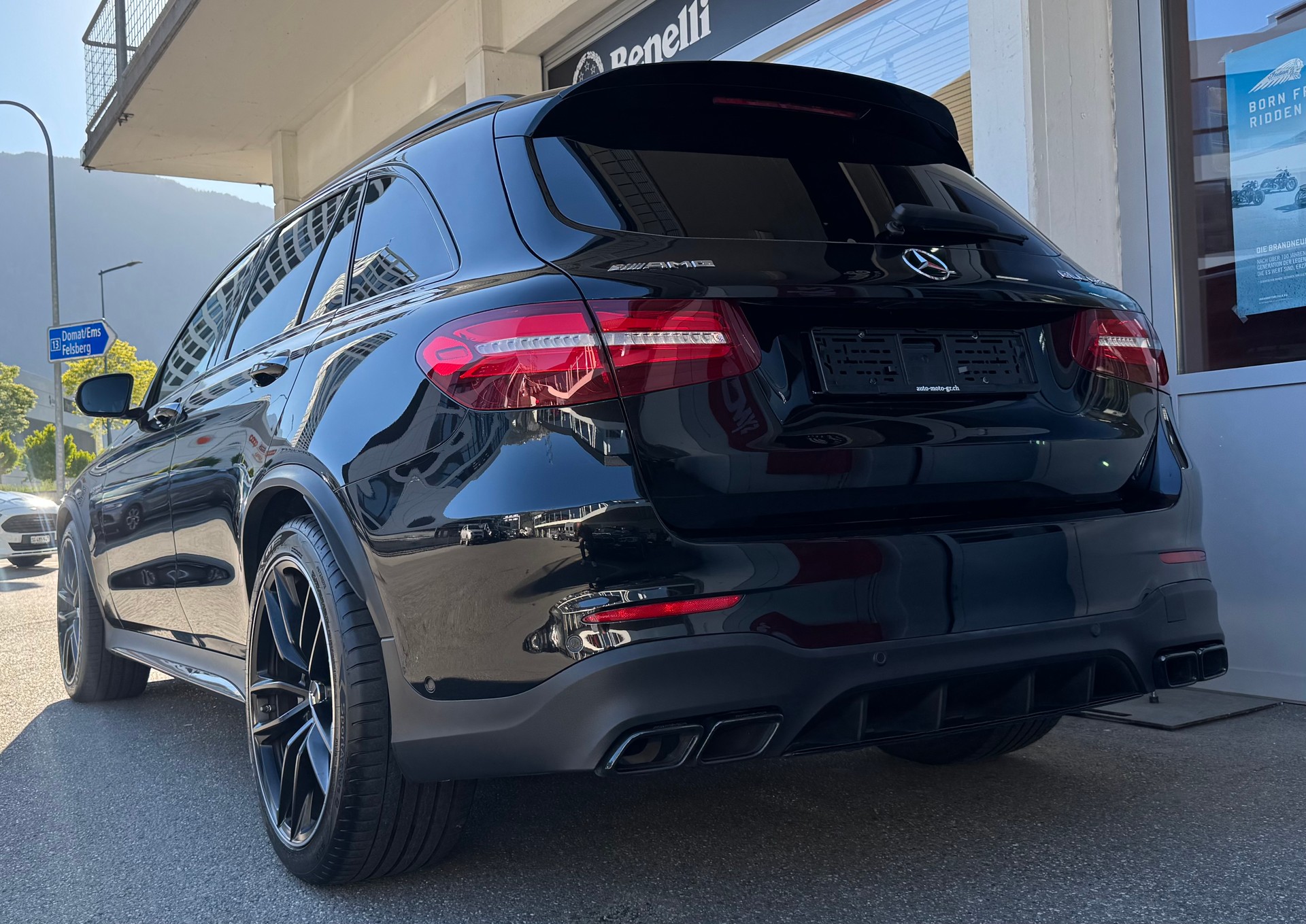 MERCEDES-BENZ GLC 63 S AMG 4Matic+ 9G-Tronic-image-3