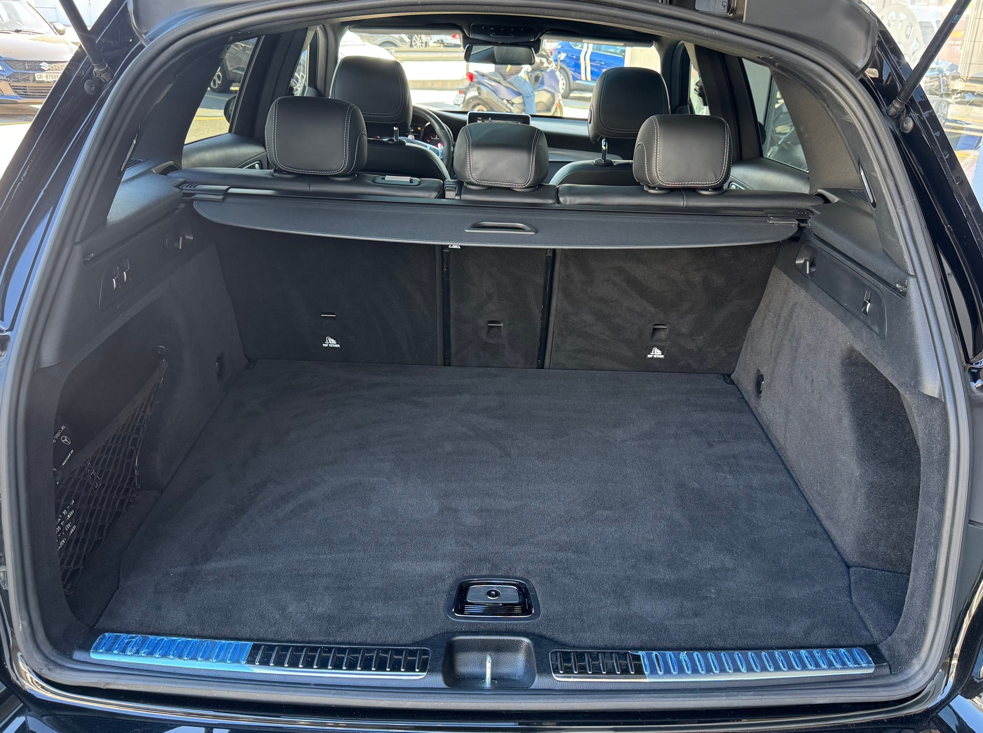 MERCEDES-BENZ GLC 63 S AMG 4Matic+ 9G-Tronic-image-12