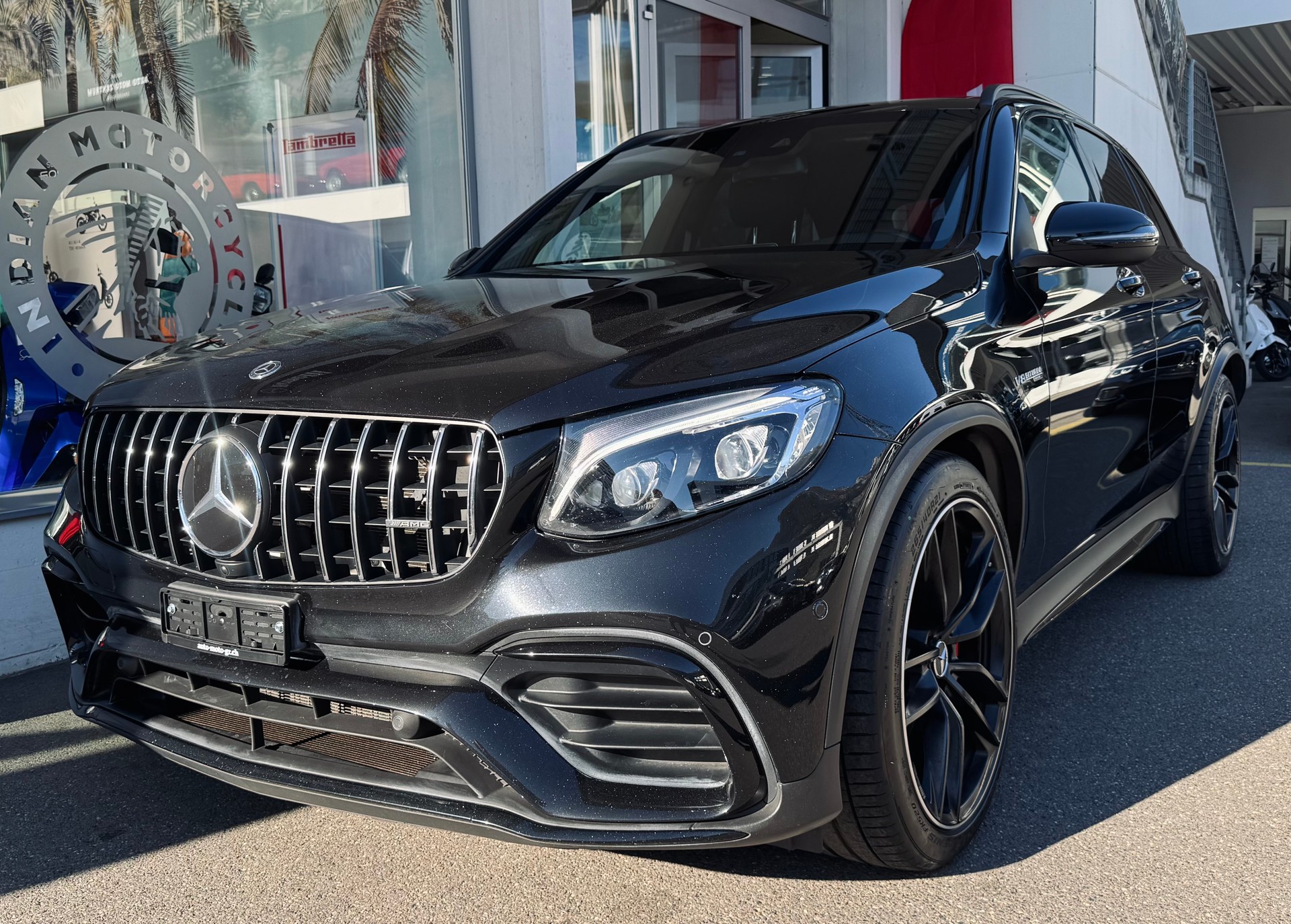 MERCEDES-BENZ GLC 63 S AMG 4Matic+ 9G-Tronic-image-5
