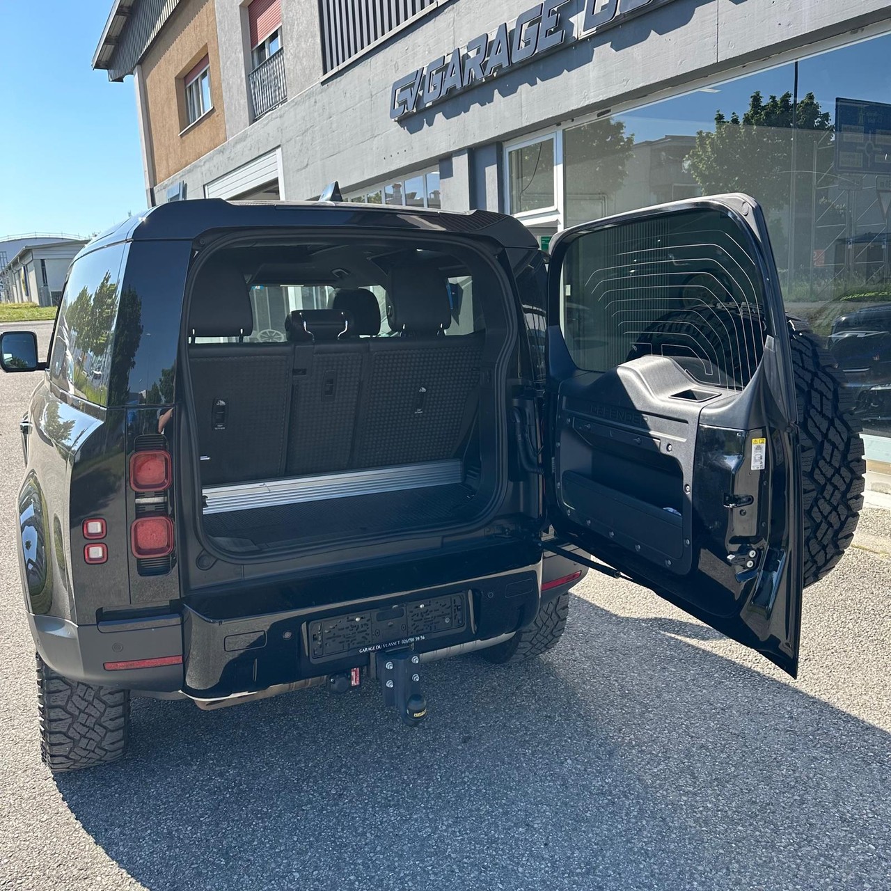 LAND ROVER Defender 90 3.0D I6 200 HSE AT8 Kaufen