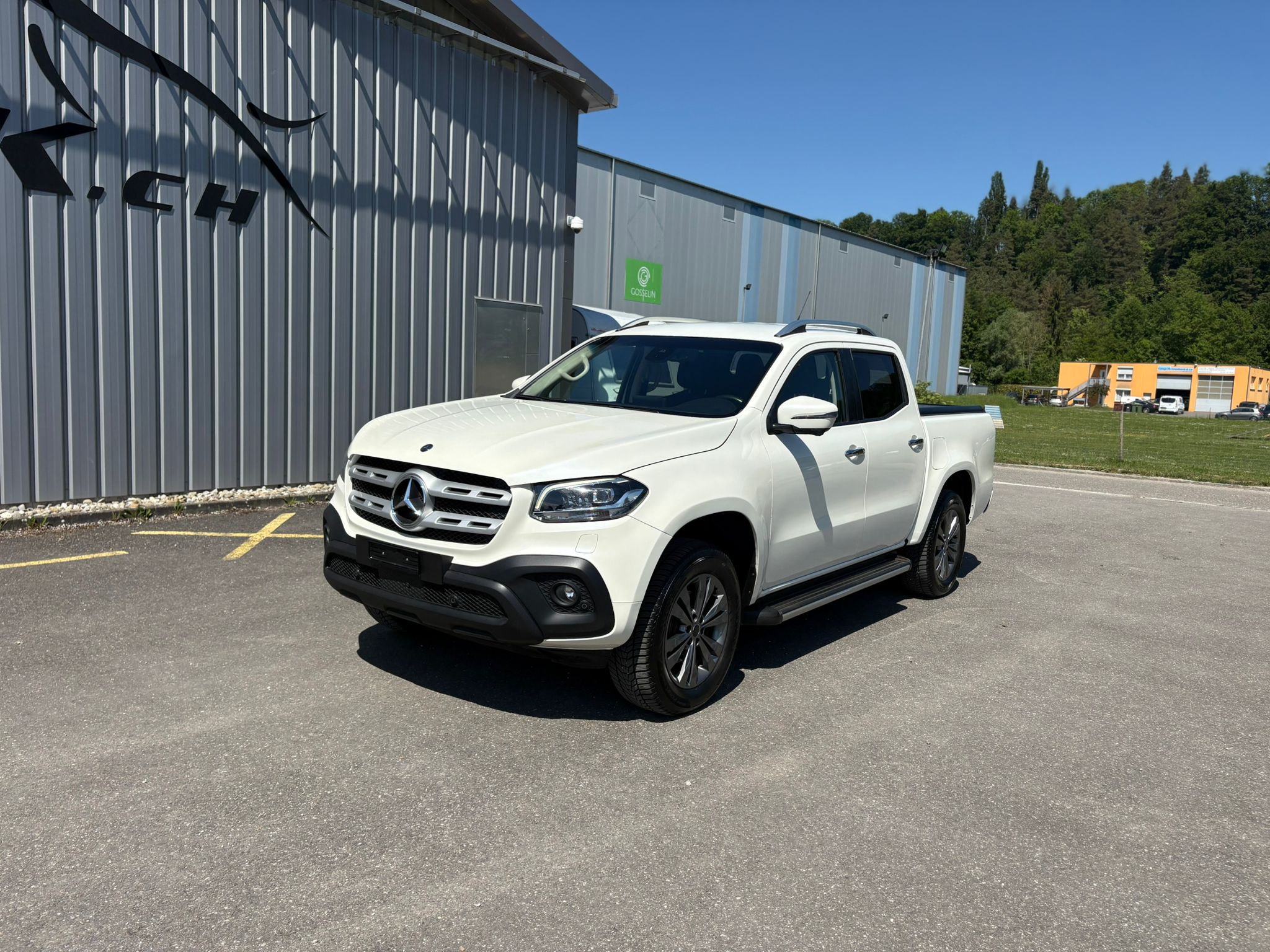 Car photo