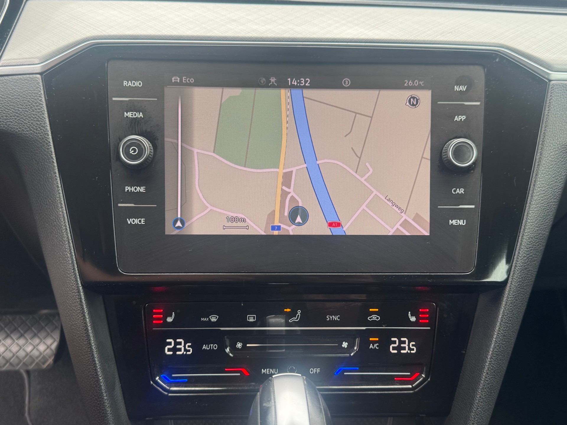 VW Passat Variant 2.0 TDI Business DSG-image-10