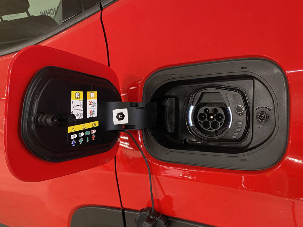 JEEP Compass 1.3 Night Eagle 4xe-image-15