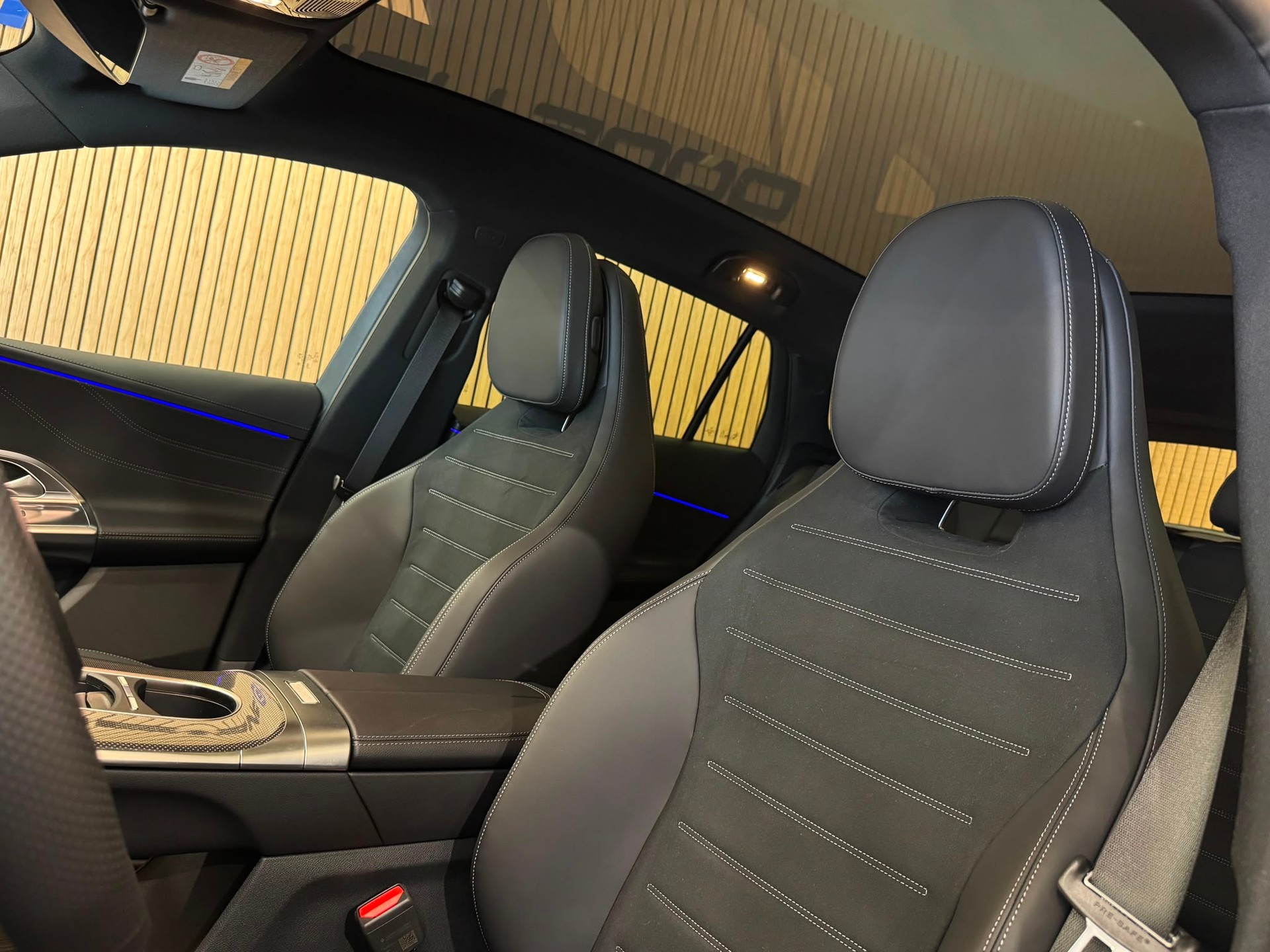 MERCEDES-BENZ GLC 400 4MATIC 94 kWh EQ-image-25