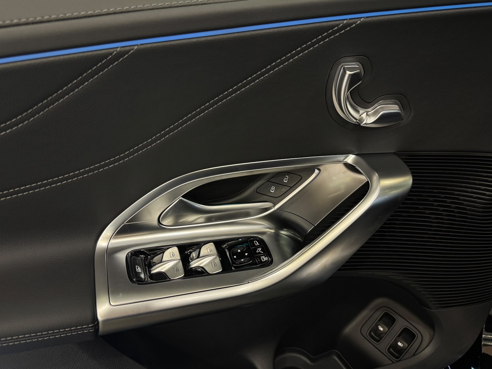 MERCEDES-BENZ GLC 400 4MATIC 94 kWh EQ-image-14
