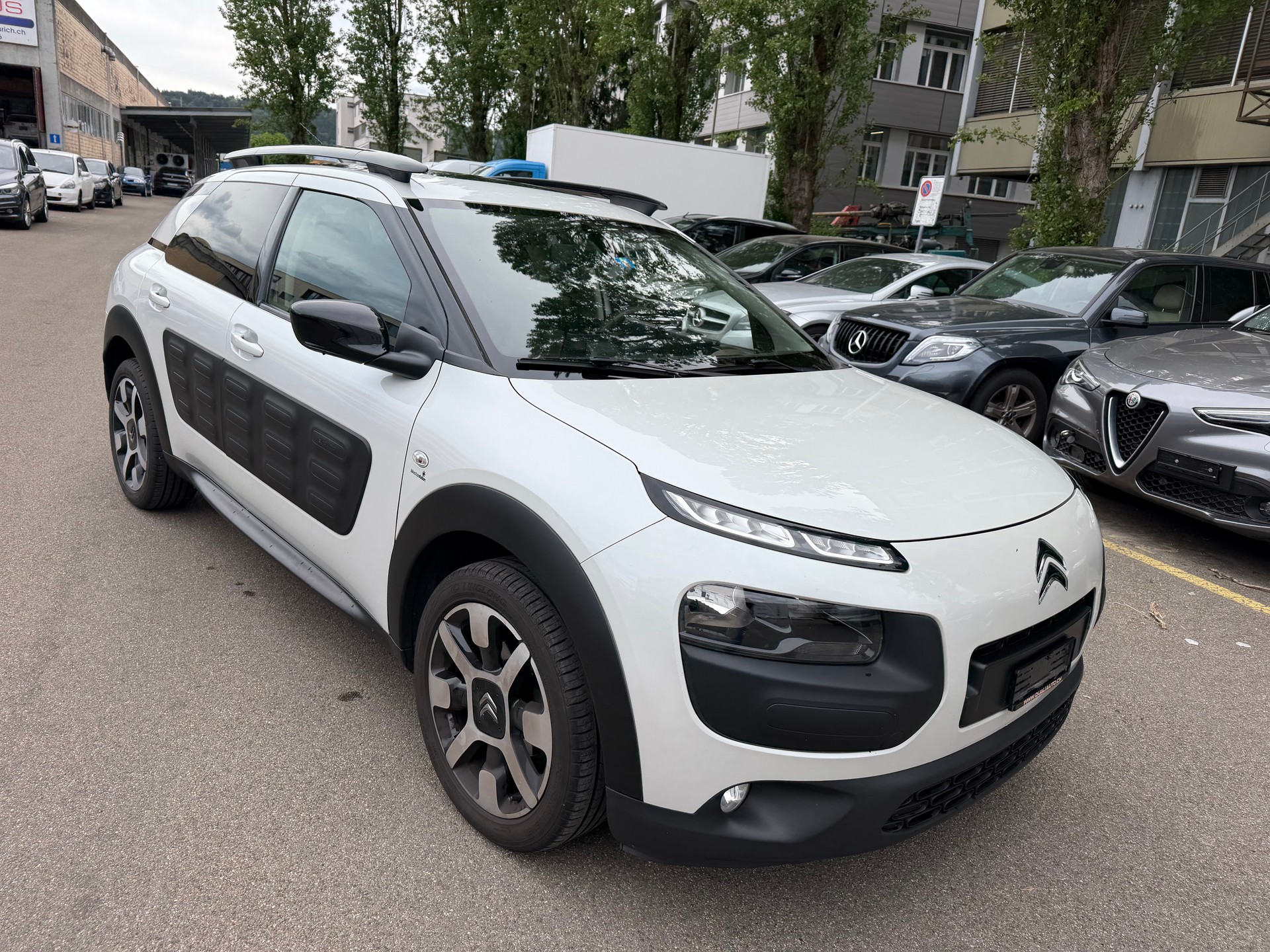CITROEN C4 Cactus 1.6 BlueHDi Feel-image-2