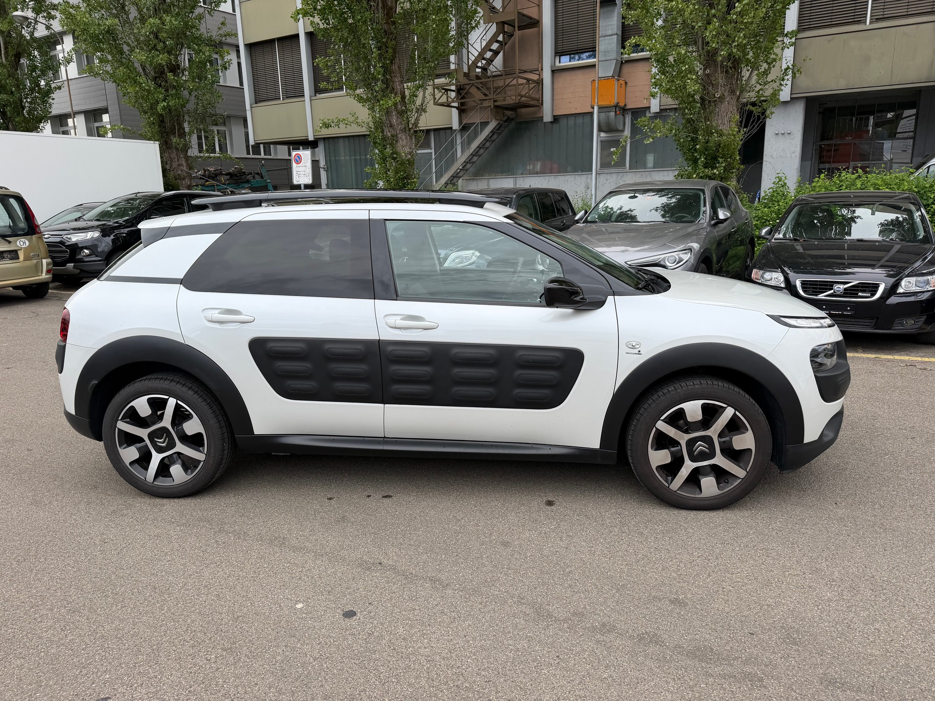 CITROEN C4 Cactus 1.6 BlueHDi Feel-image-3