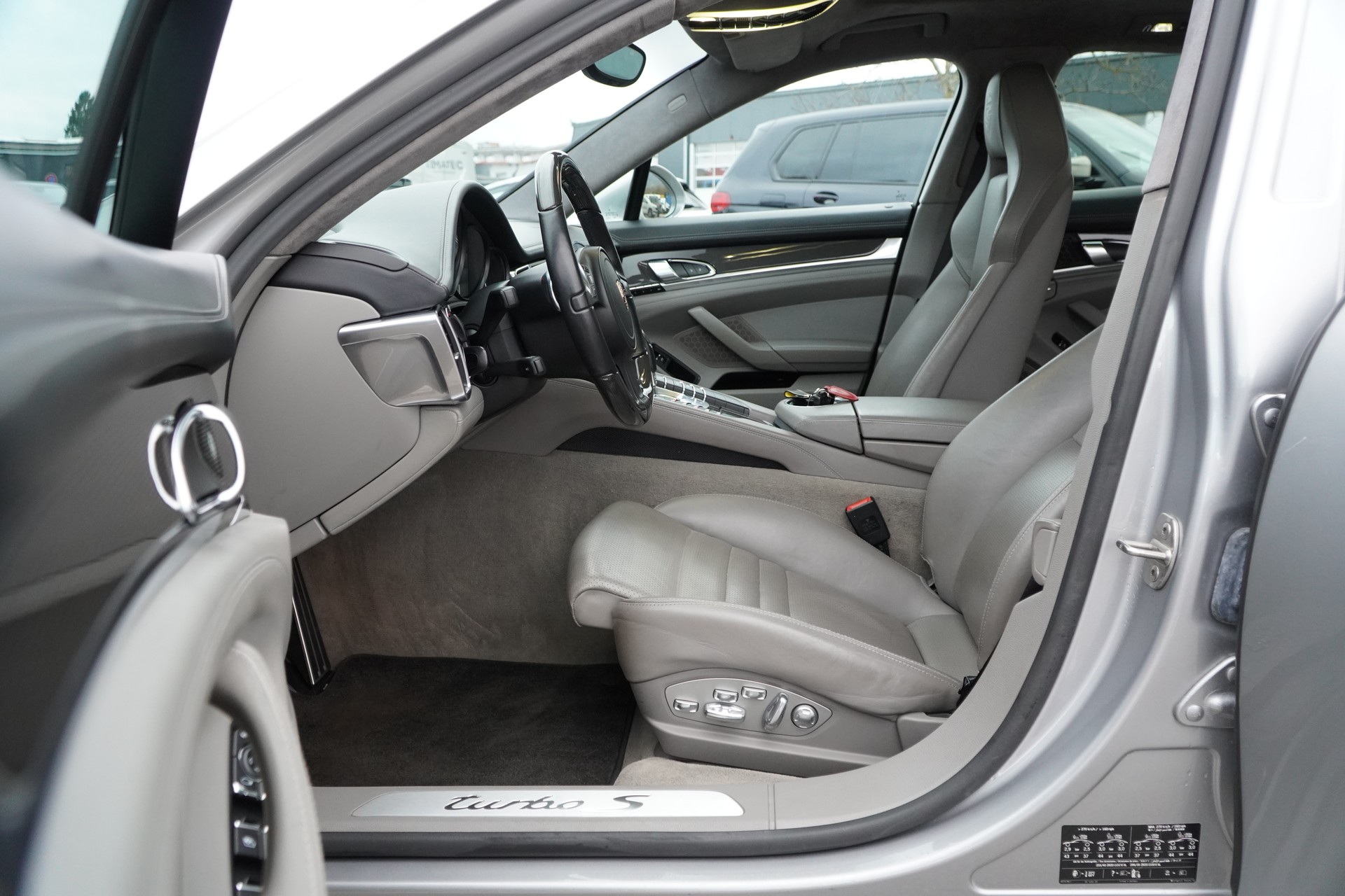 PORSCHE Panamera Turbo S 4.8 PDK-image-8