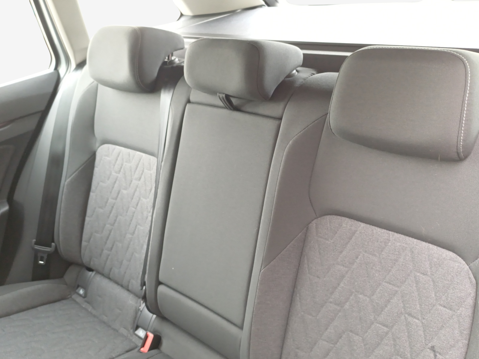 VW Golf Variant 1.5 eTSI mHEV Life DSG-image-11