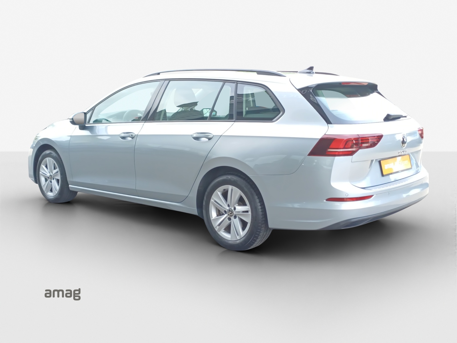 VW Golf Variant 1.5 eTSI mHEV Life DSG-image-2