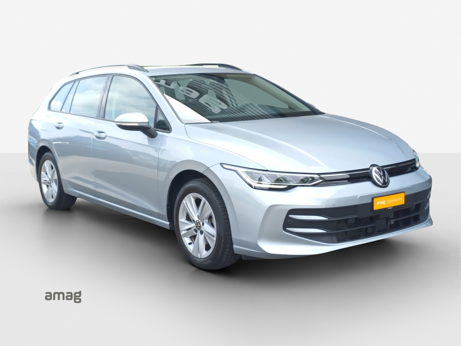 VW Golf Variant 1.5 eTSI mHEV Life DSG-image-5