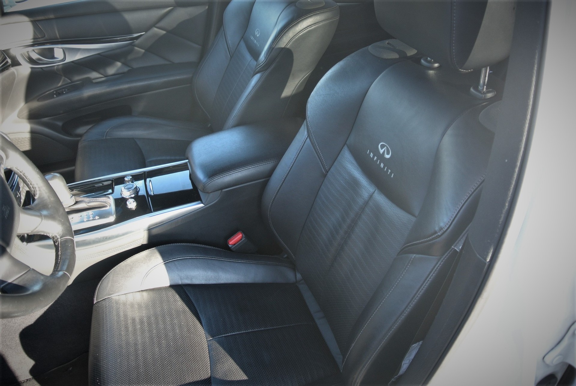 INFINITI Q70S Premium Automatic-image-11