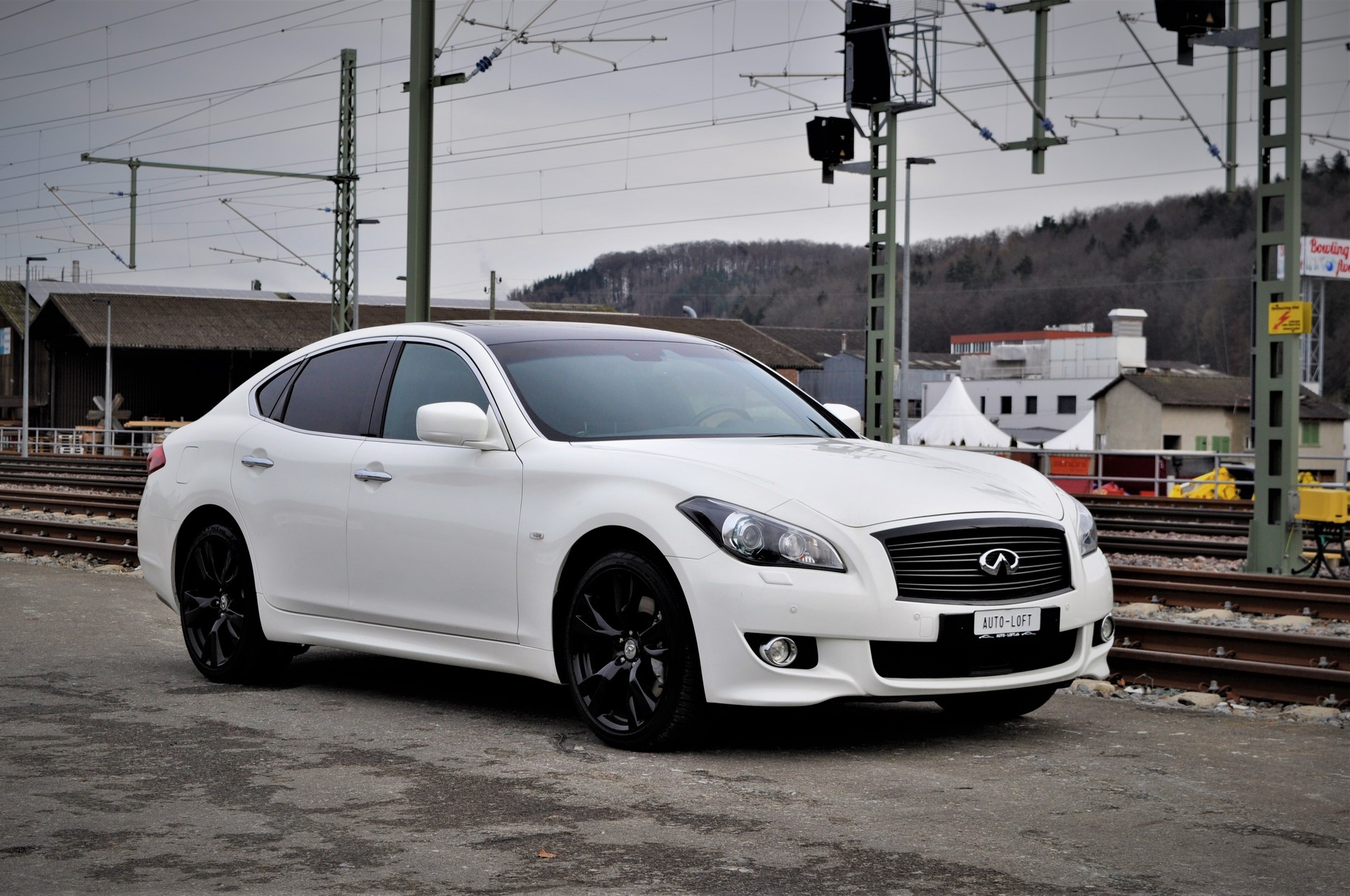 INFINITI Q70S Premium Automatic