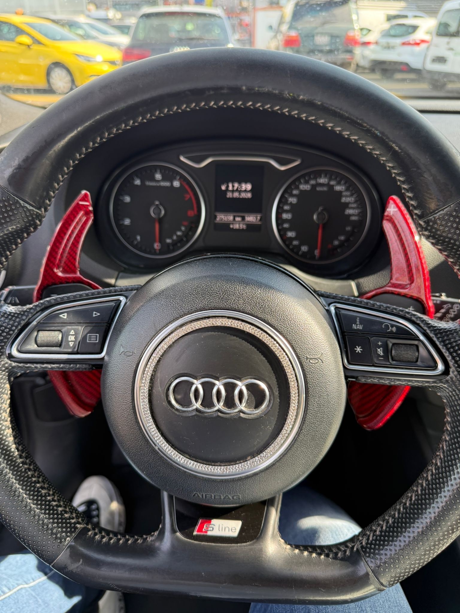 AUDI A3 Sportback 1.8 TFSI Attraction quattro S-tronic-image-7