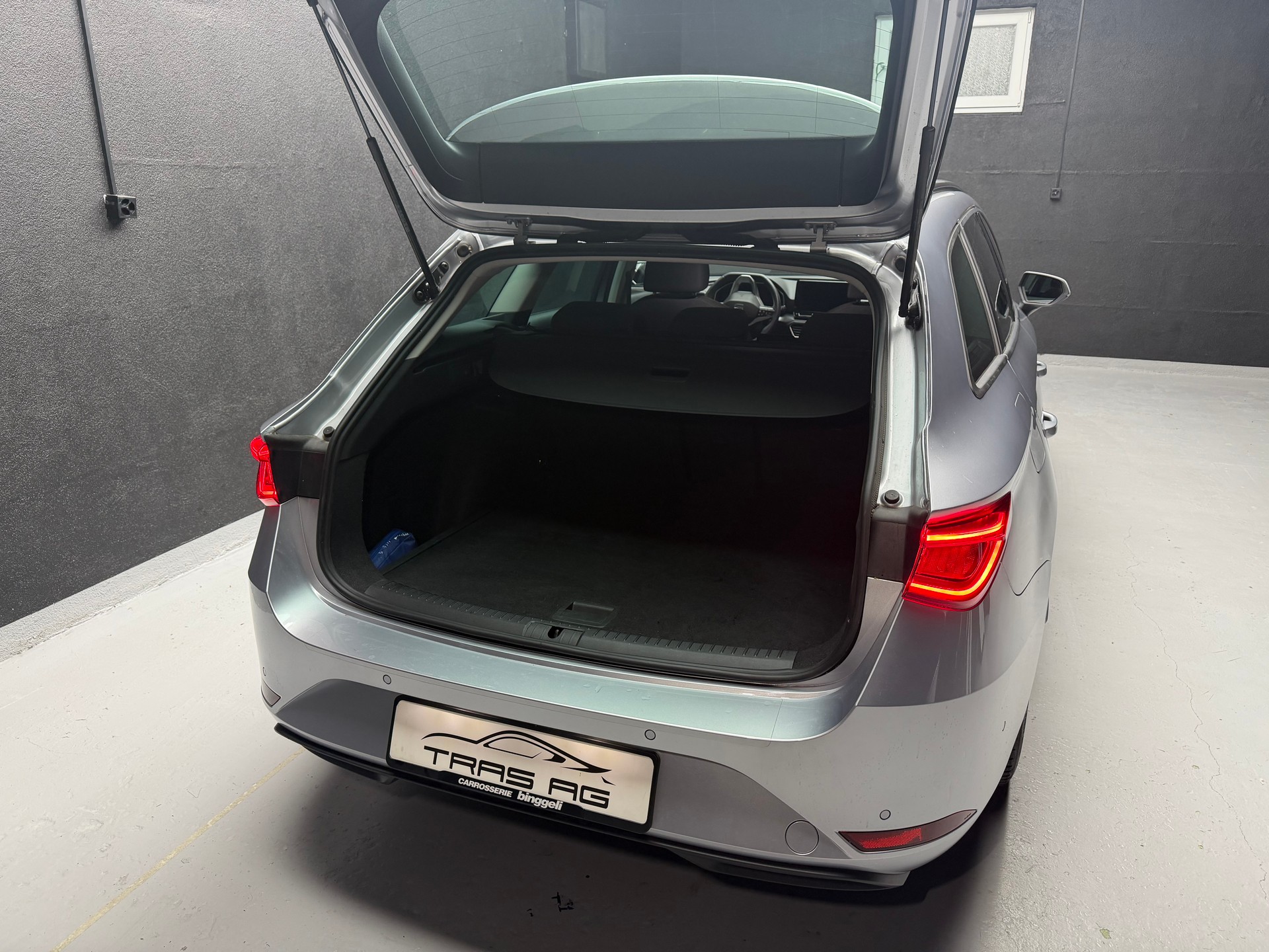 SEAT Leon ST 2.0 TDI EVO DSG Style • ACC • Digital Cockpit • CH-Auto-image-14