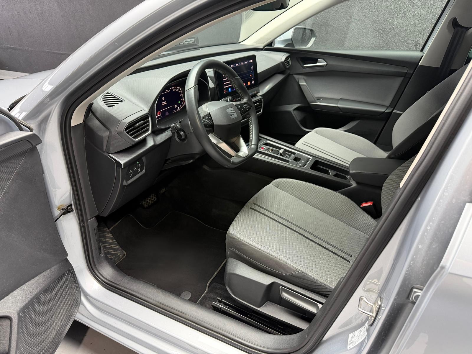 SEAT Leon ST 2.0 TDI EVO DSG Style • ACC • Digital Cockpit • CH-Auto-image-5