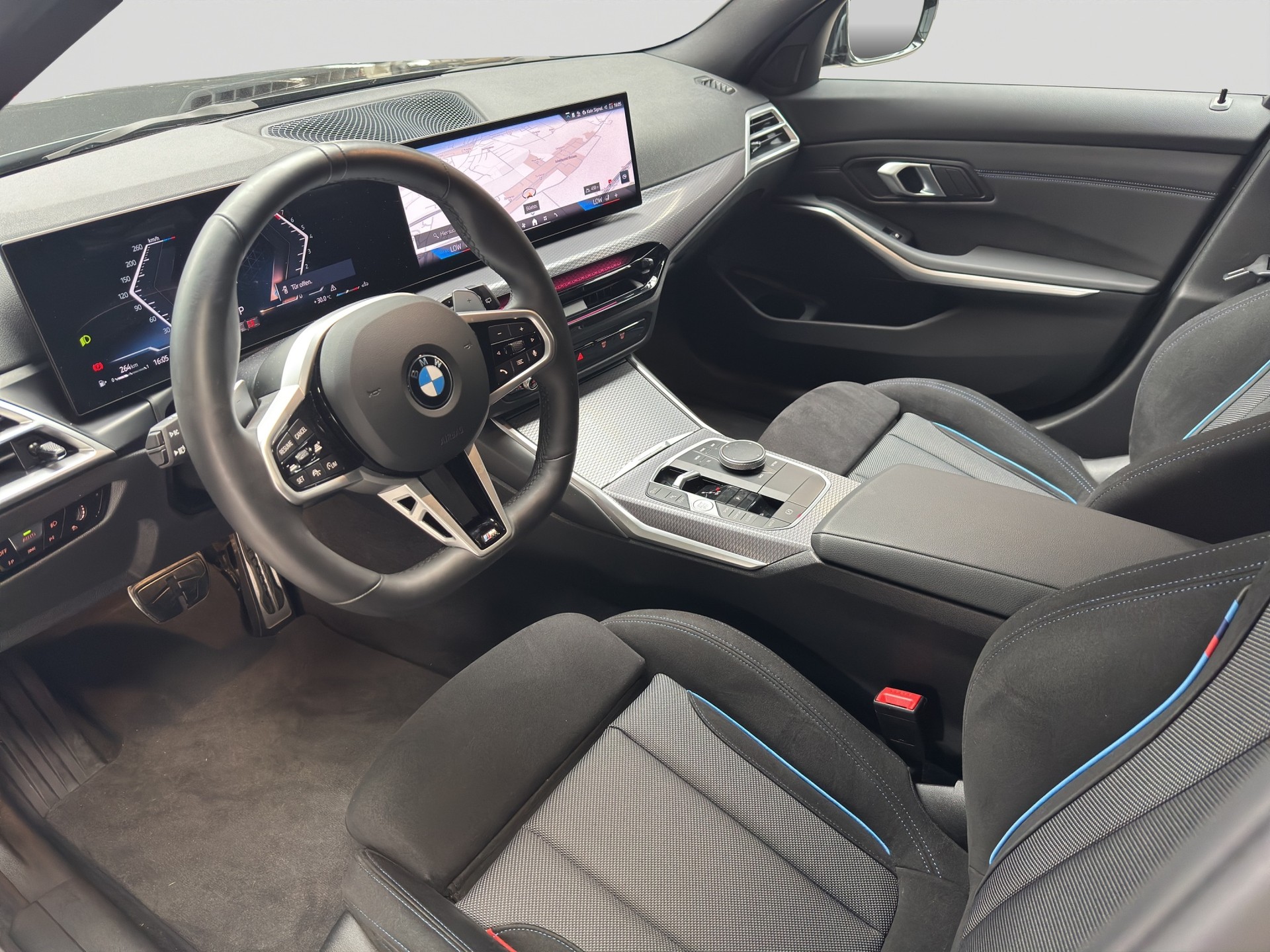 BMW 330i Touring xDrive M Sport Shadow Line Steptronic-image-6