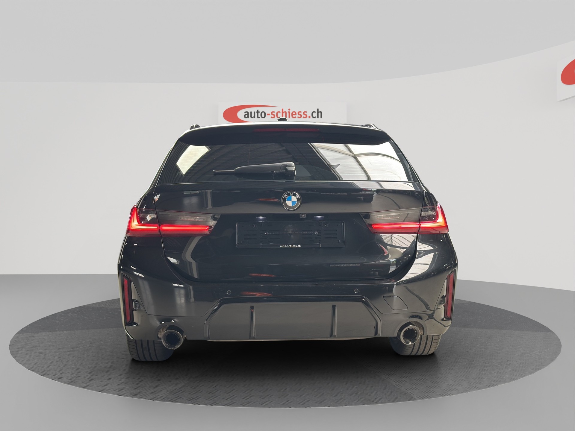 BMW 330i Touring xDrive M Sport Shadow Line Steptronic-image-3
