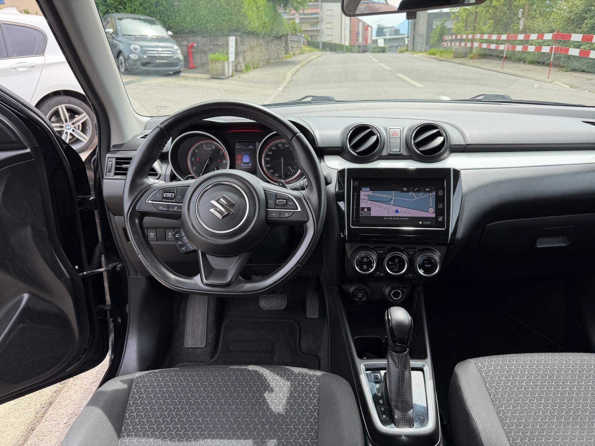 SUZUKI Swift 1.0 12V Compact Top Automatic-image-8