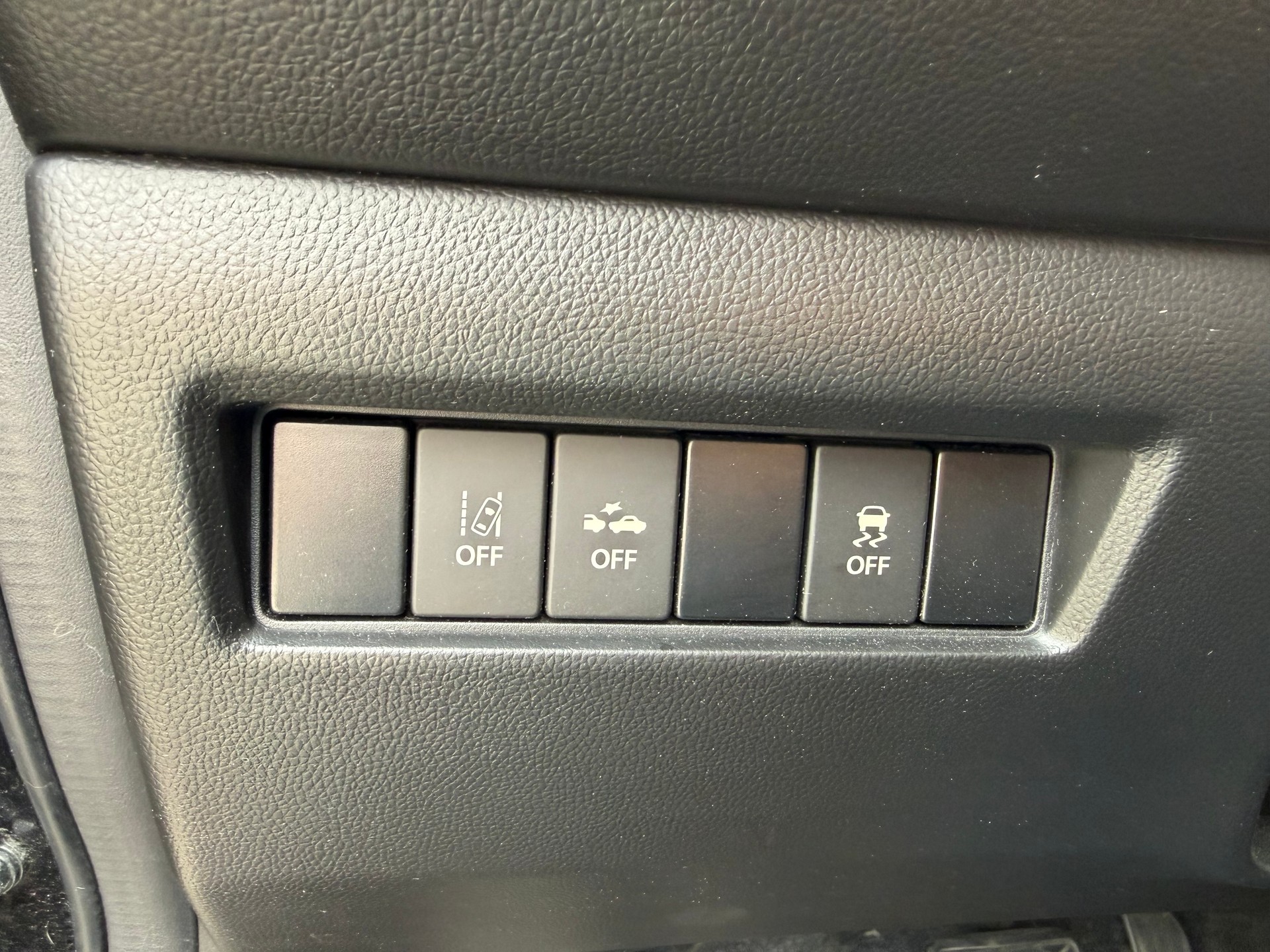 SUZUKI Swift 1.0 12V Compact Top Automatic-image-9