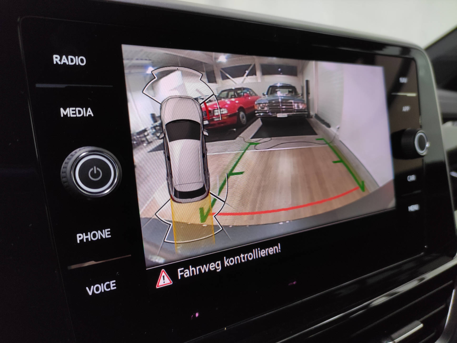 VW T-Roc 2.0 TSI R-Line DSG 4motion-image-9