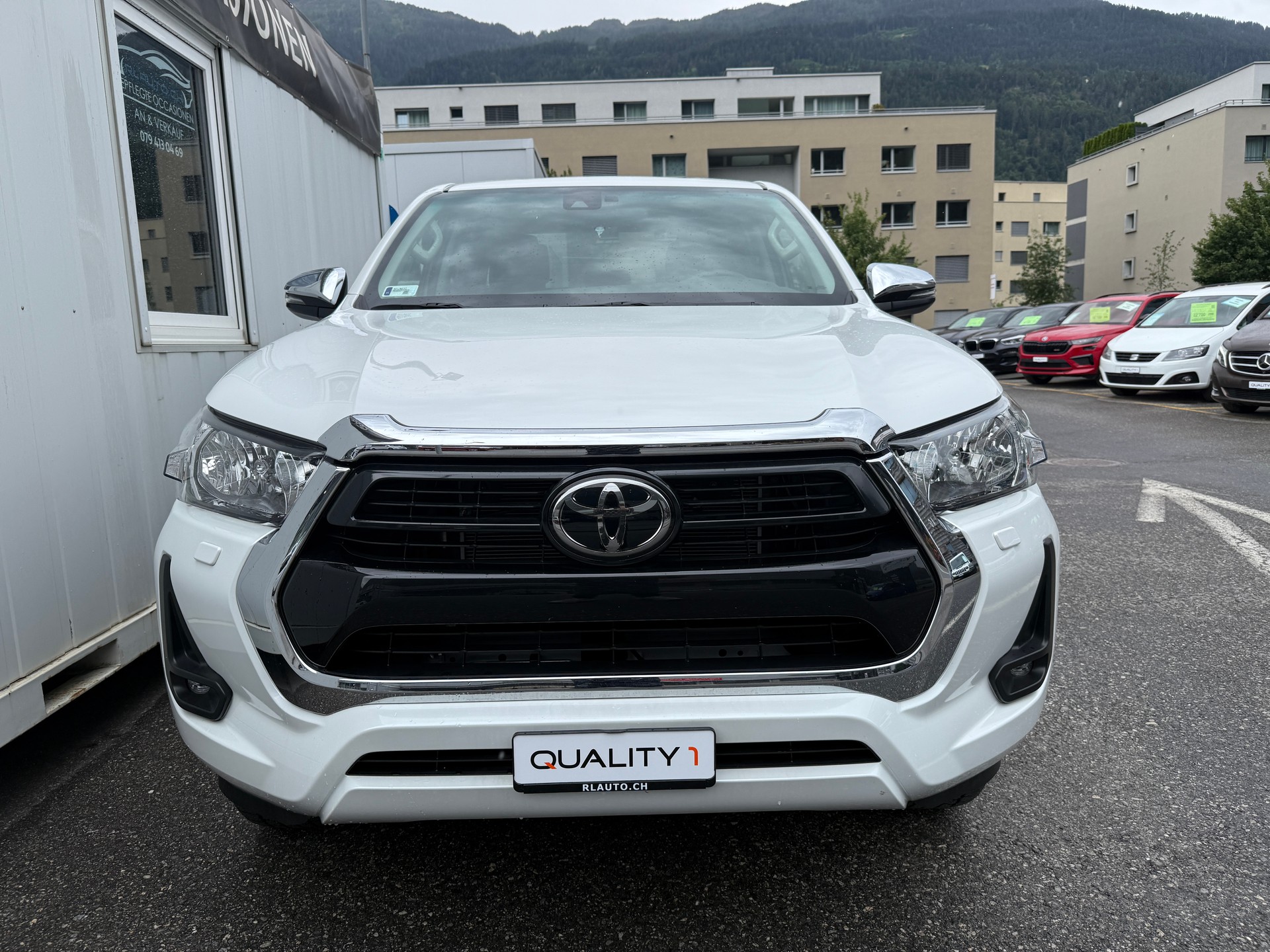 TOYOTA Hilux 2.4D-4D Comfort Double Cab 4x4 *2000 km * AHK 3.5 T * TRITTBRETTER *-image-9