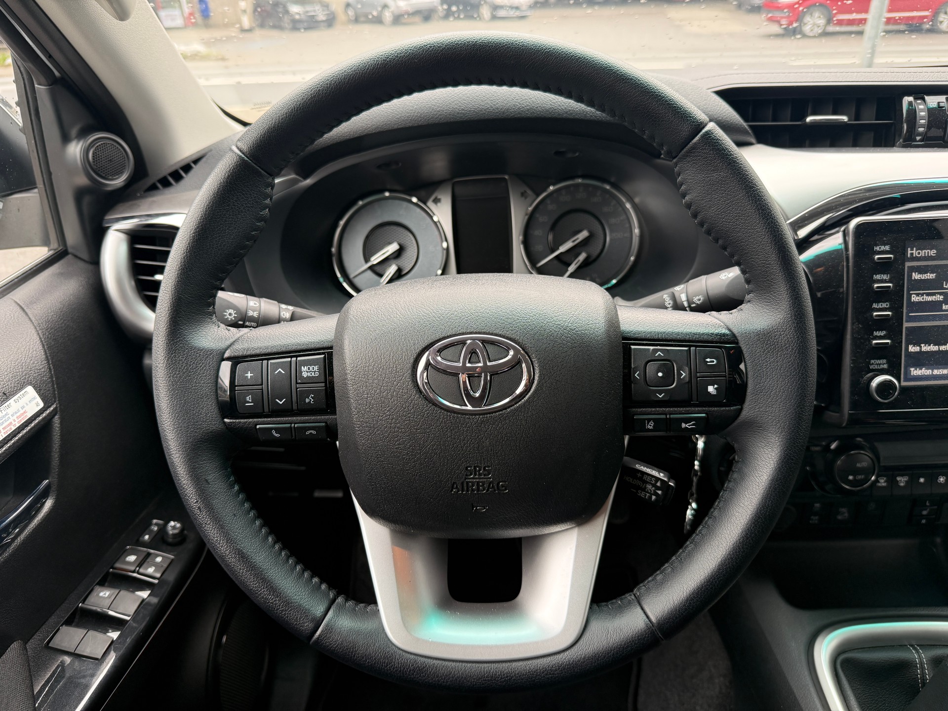 TOYOTA Hilux 2.4D-4D Comfort Double Cab 4x4 *2000 km * AHK 3.5 T * TRITTBRETTER *-image-16