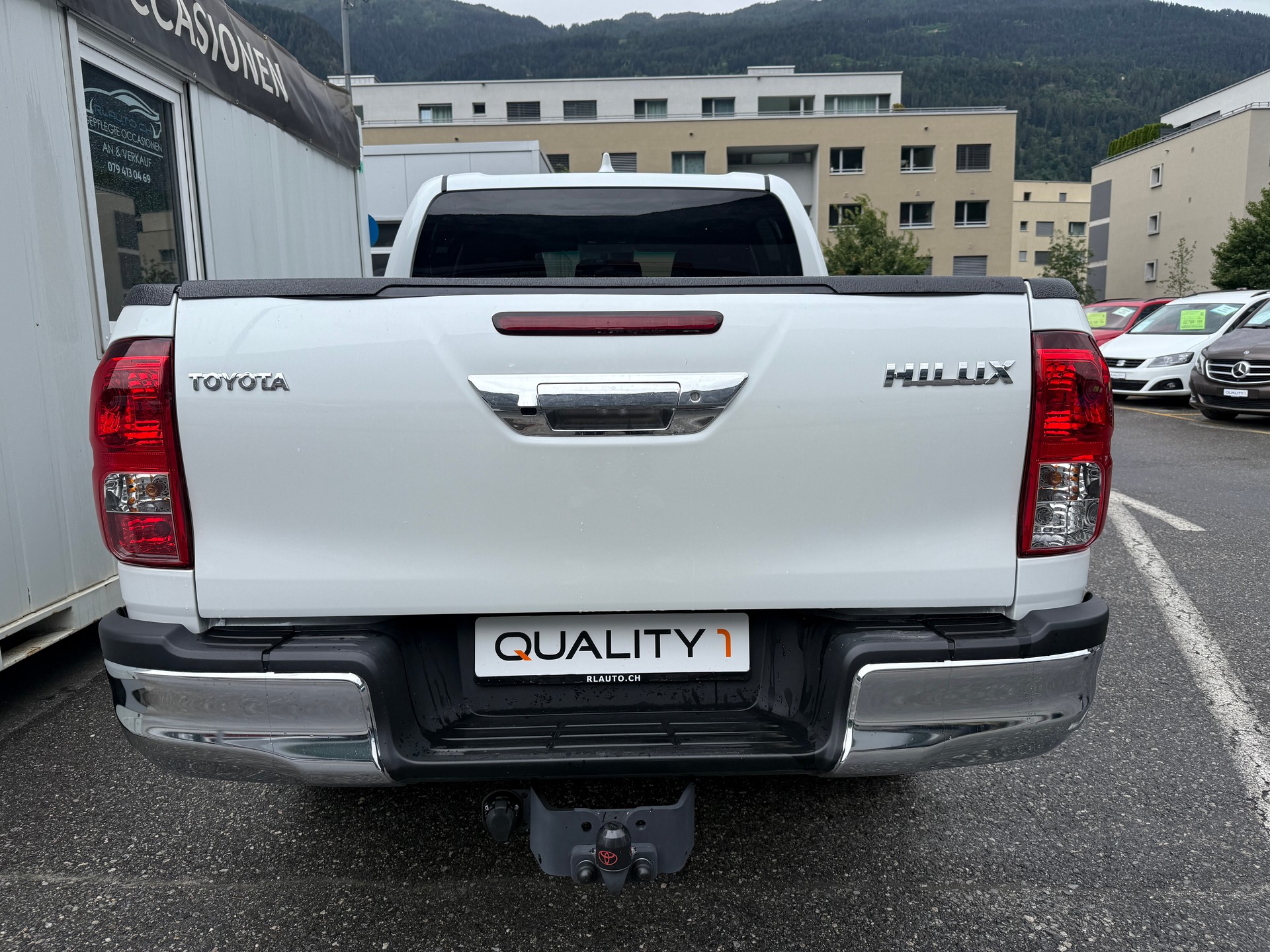 TOYOTA Hilux 2.4D-4D Comfort Double Cab 4x4 *2000 km * AHK 3.5 T * TRITTBRETTER *-image-4
