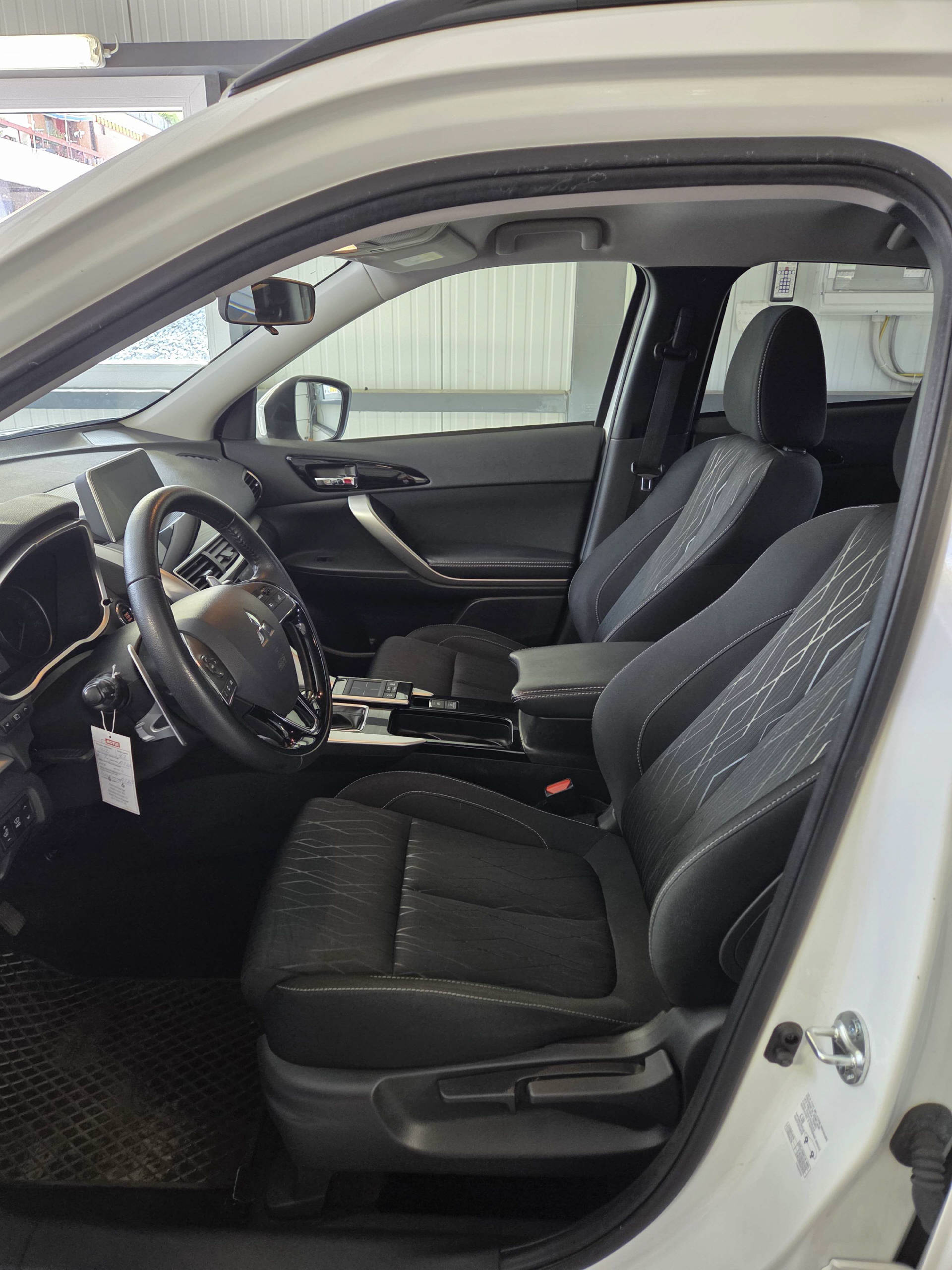 MITSUBISHI Eclipse Cross 1.5 T Style 4x4-image-4