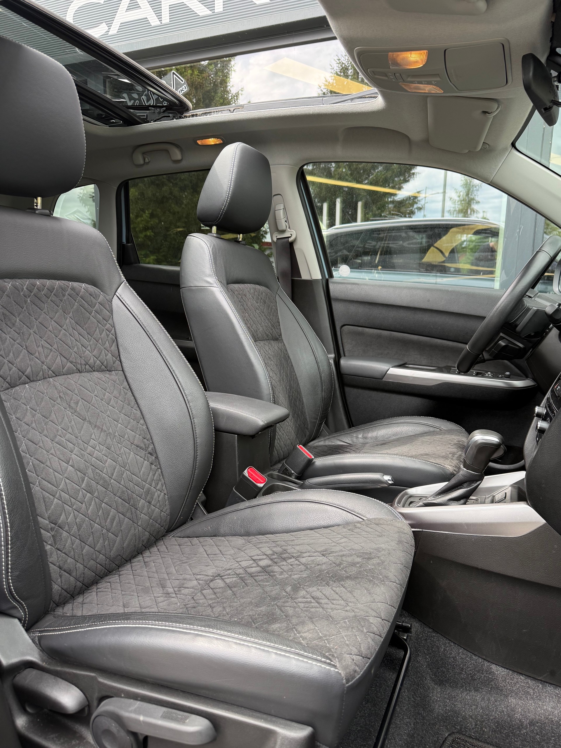 SUZUKI Vitara 1.5 Hybrid Compact Top 4x4 AGS-image-9
