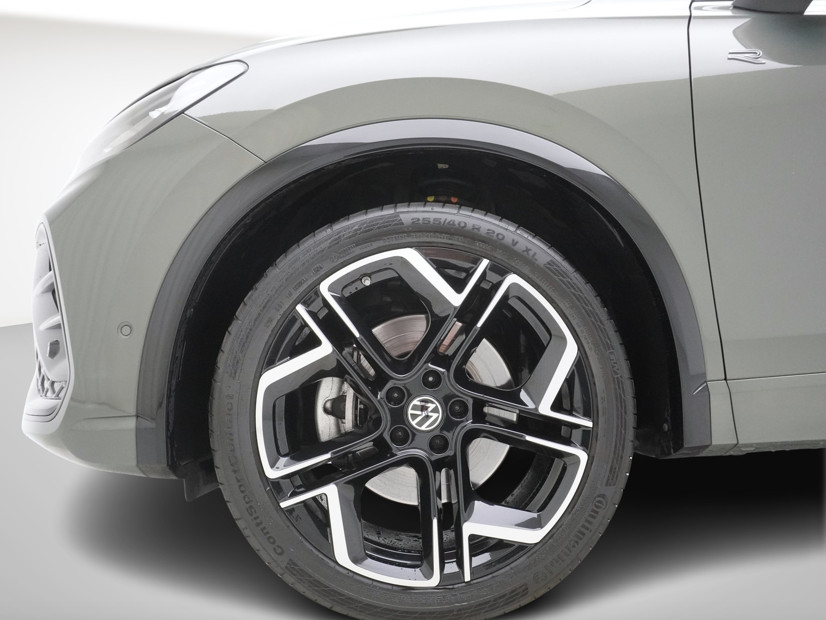 VW Tiguan 2.0 TSI DSG R-Line Black Style 4Motion-image-7