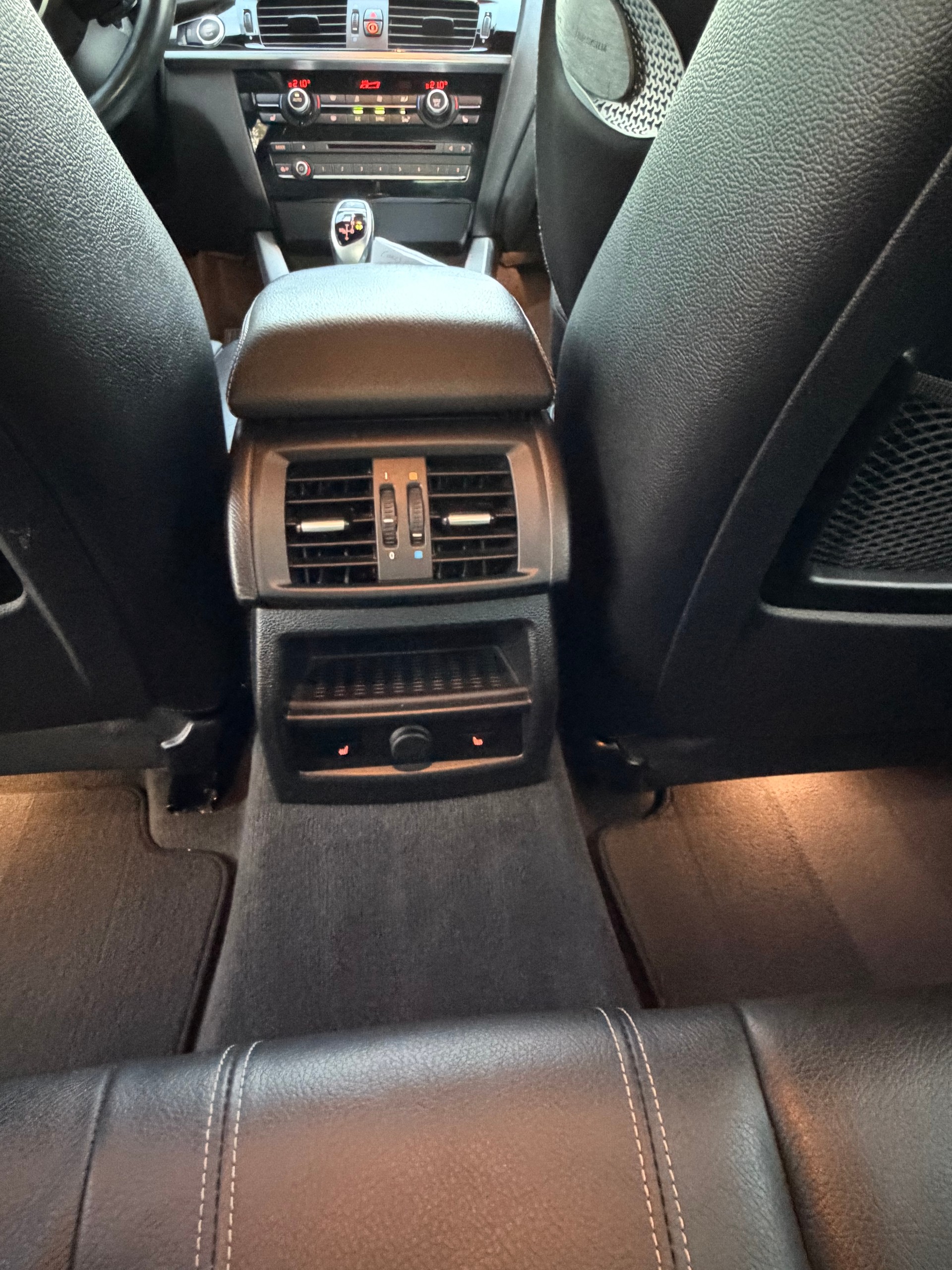 BMW M40i-image-7